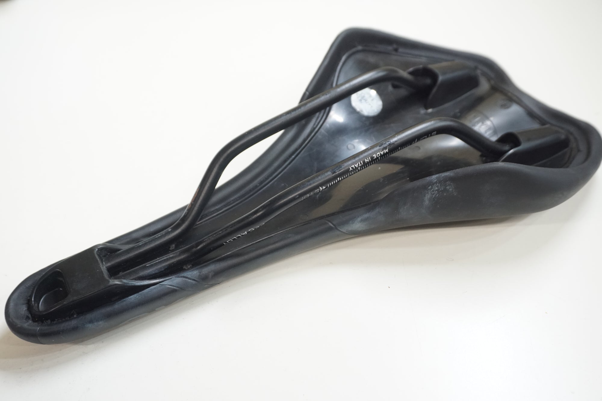 SELLE ITALIA 「セラ イタリア」 X3 サドル / 大宮店