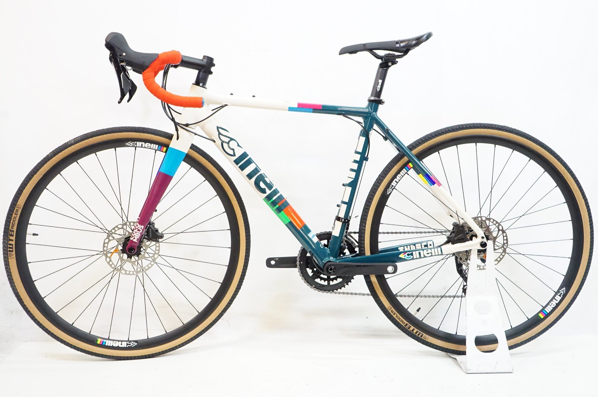 CINELLI 「チネリ」 ZYDECO GRX 2024年モデル グラベルロード