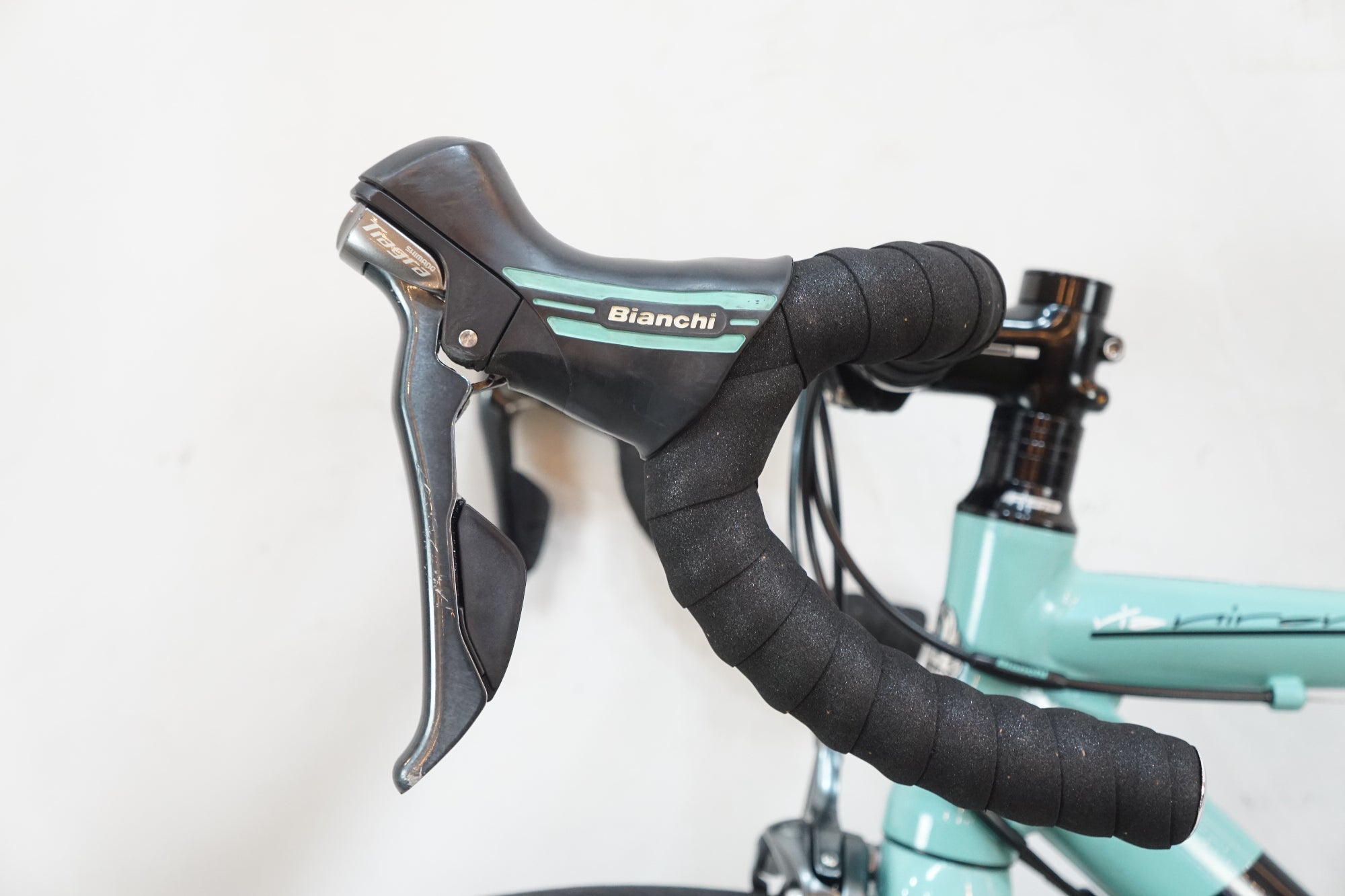 BIANCHI ビアンキ VIANIRONE7 PRO Tiagra 2017 小さめロードバイク カーボンフォーク BIANCHI 「ビアンキ」 VIA NIRONE 7 PRO TIAGRA 2017年モデル ロード