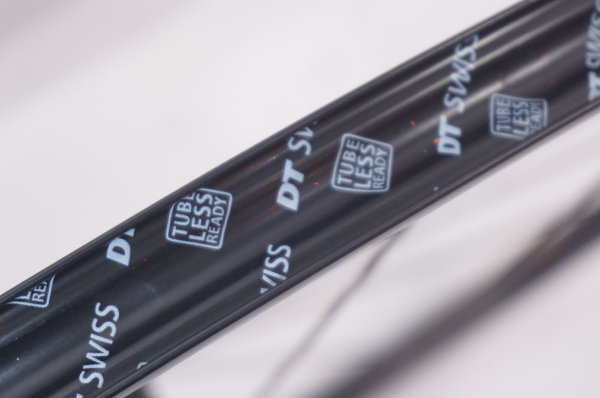 DT SWISS 「ディーティースイス」 R470 DB シマノ11速 ホイールセット