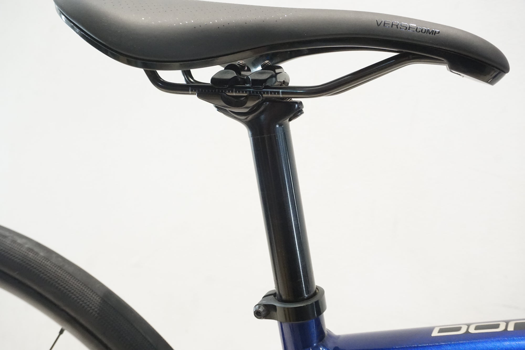 TREK 「トレック」 DOMANE AL2 DISC 2023年モデル ロードバイク / 横浜