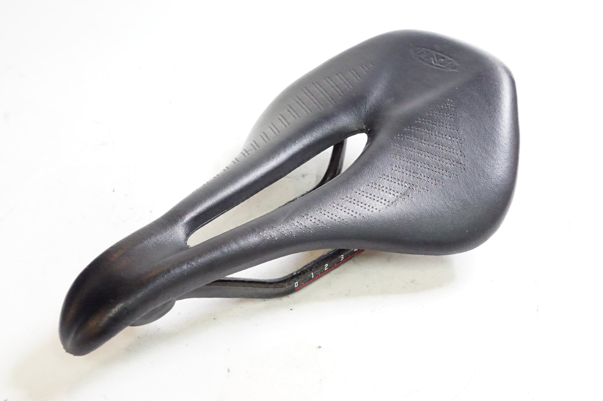 TNI Litefly サドル TNI ( ティエヌアイ ) サドル LiteFly Carbon Saddle ( ライト