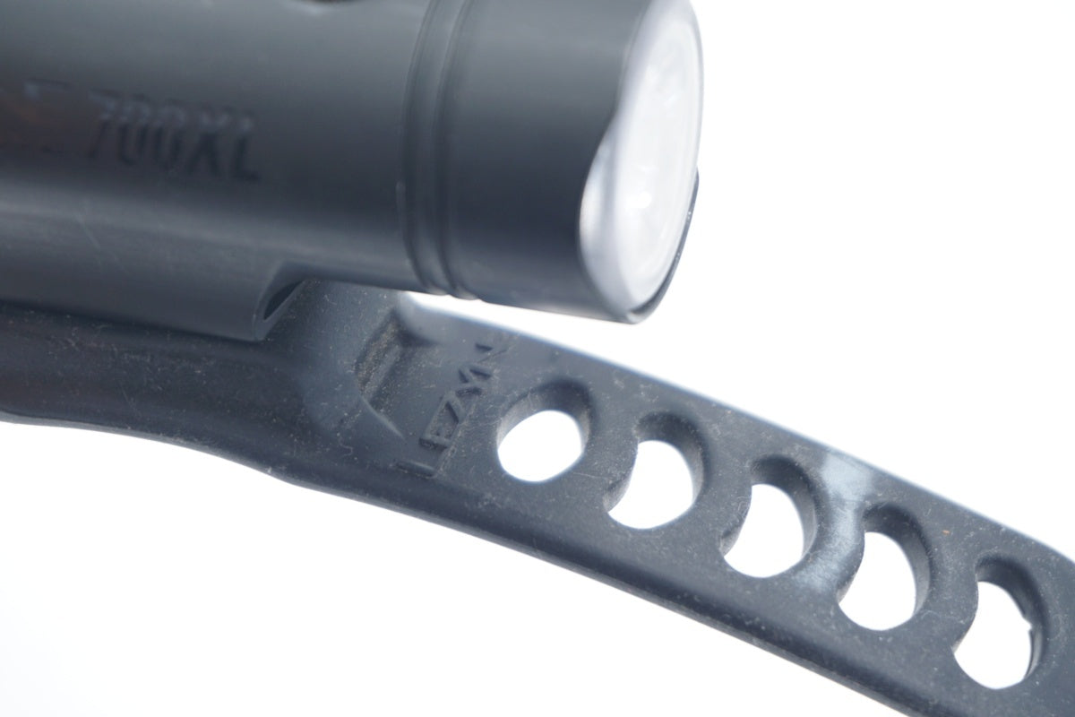 LEZYNE 「レザイン」 700XL フロントライト / 京都八幡店