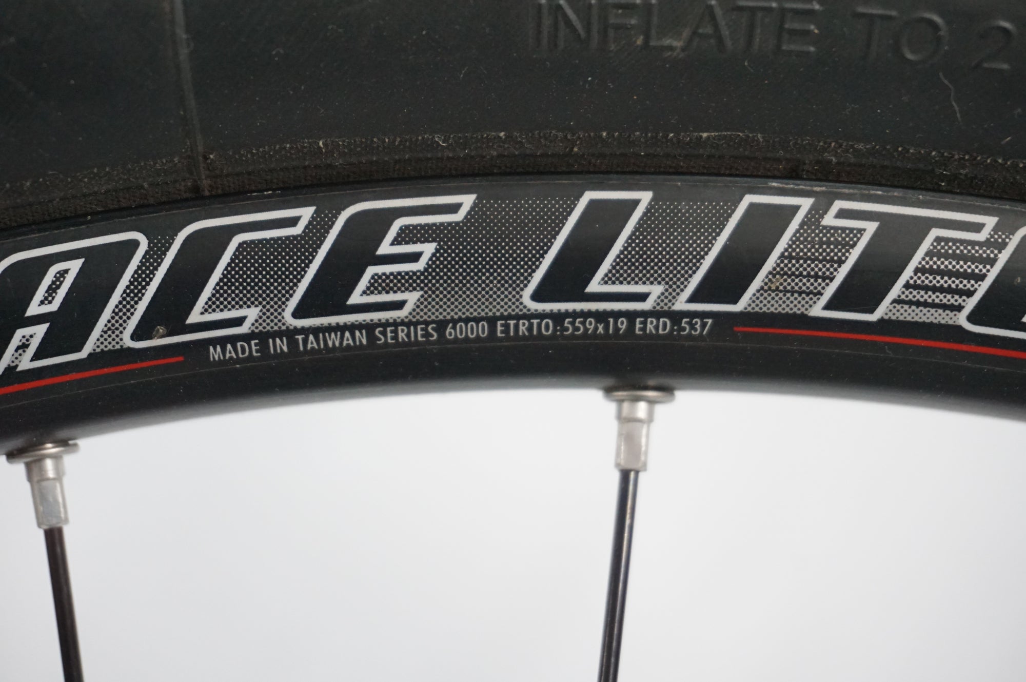 BONTRAGER 「ボントレガー」 RACE LITE TUBELESS 26インチ ホイール