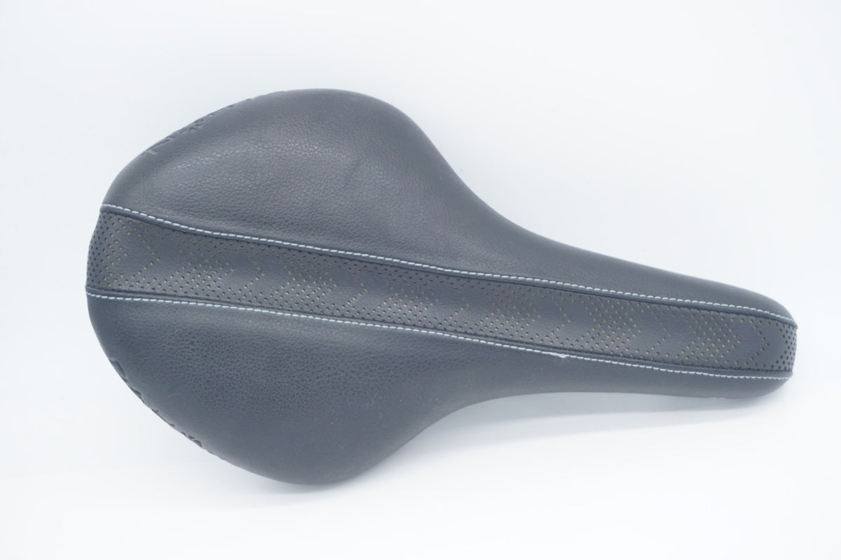 DAHON 「ダホン」 純正サドル / 滋賀大津店