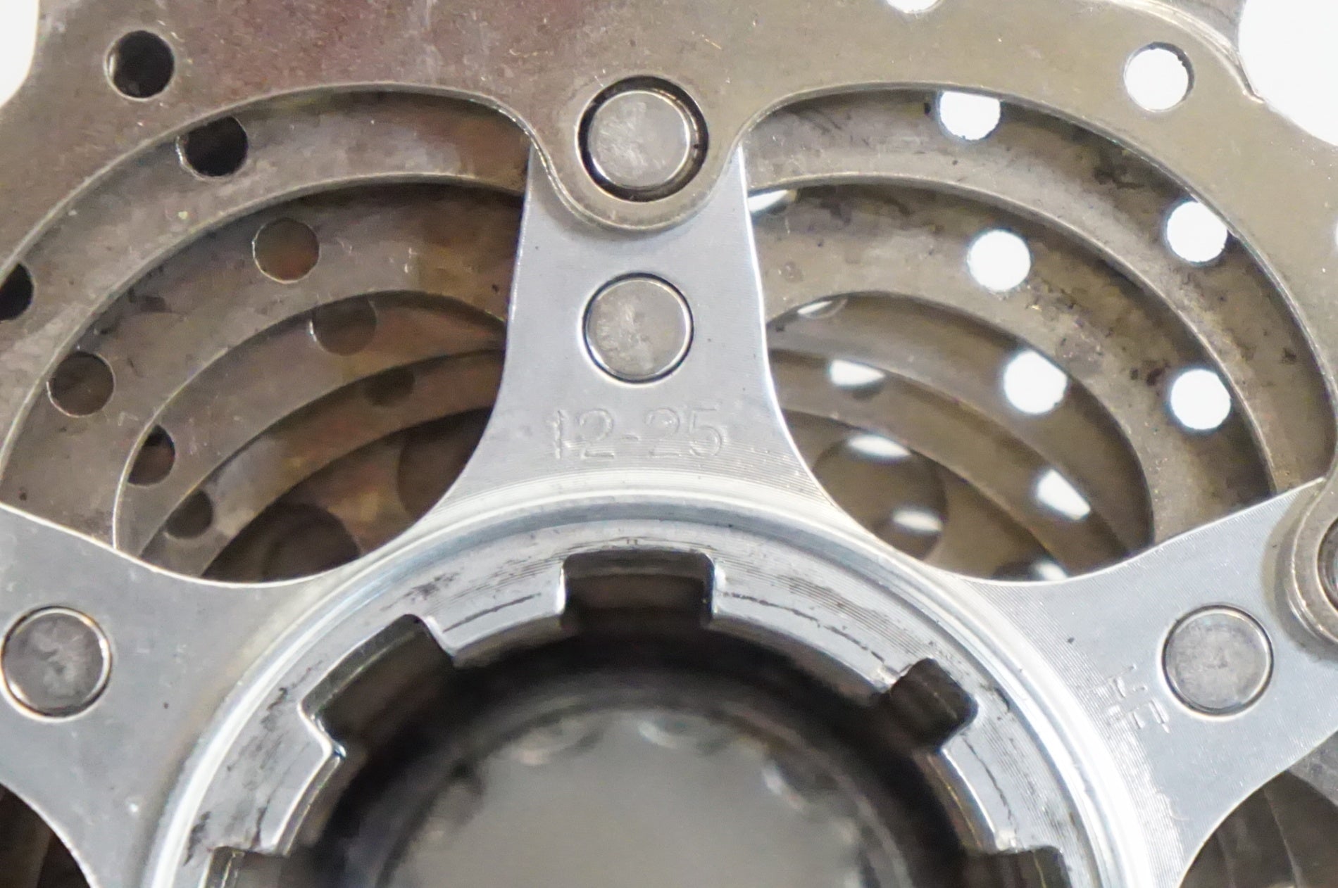 SHIMANO 「シマノ」 105 CS-5600 12-25T スプロケット / 熊谷本店