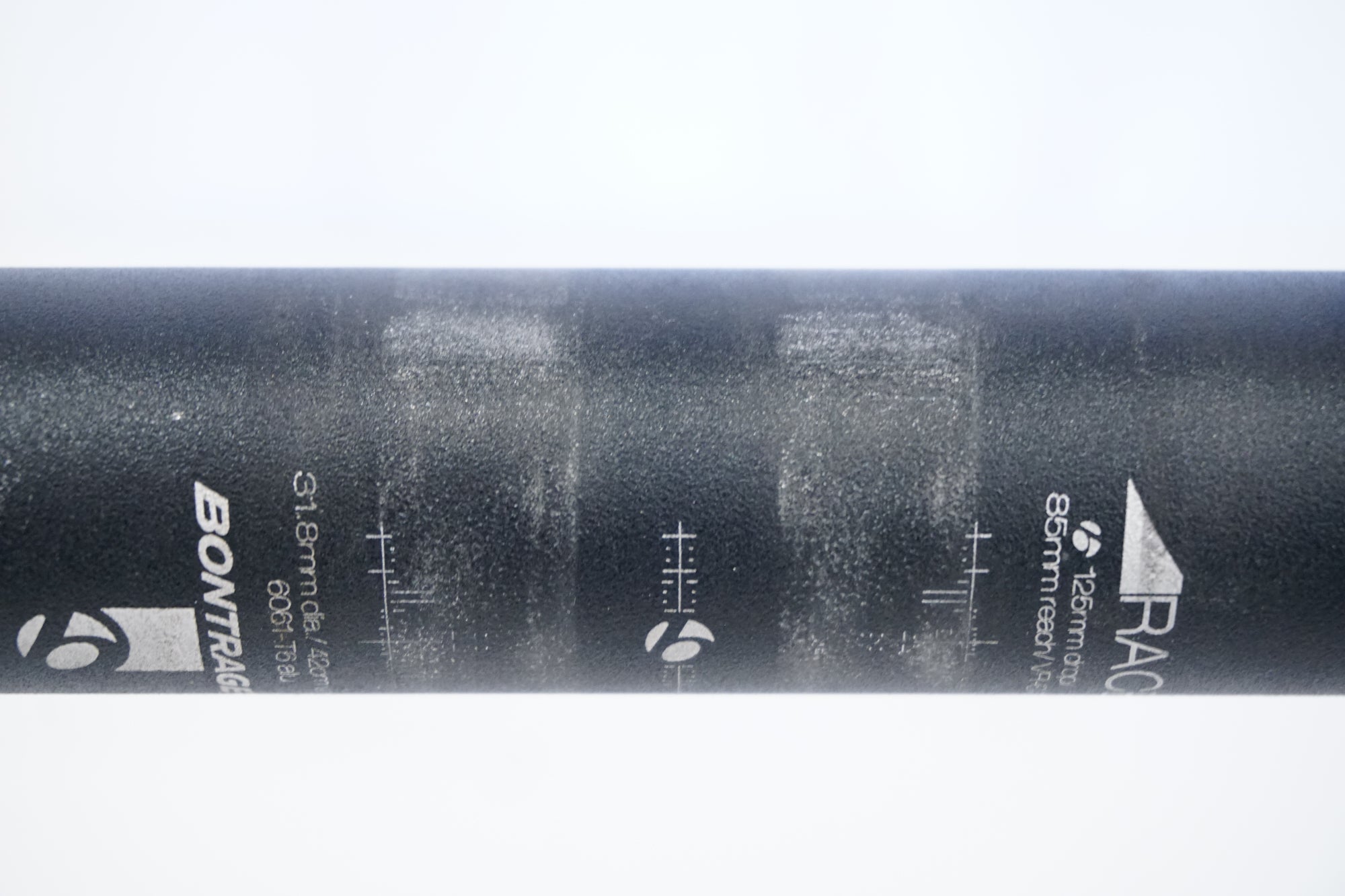 BONTRAGER 「ボントレガー」 RACE VR-C φ31.8 420mm ハンドル / 浜松店