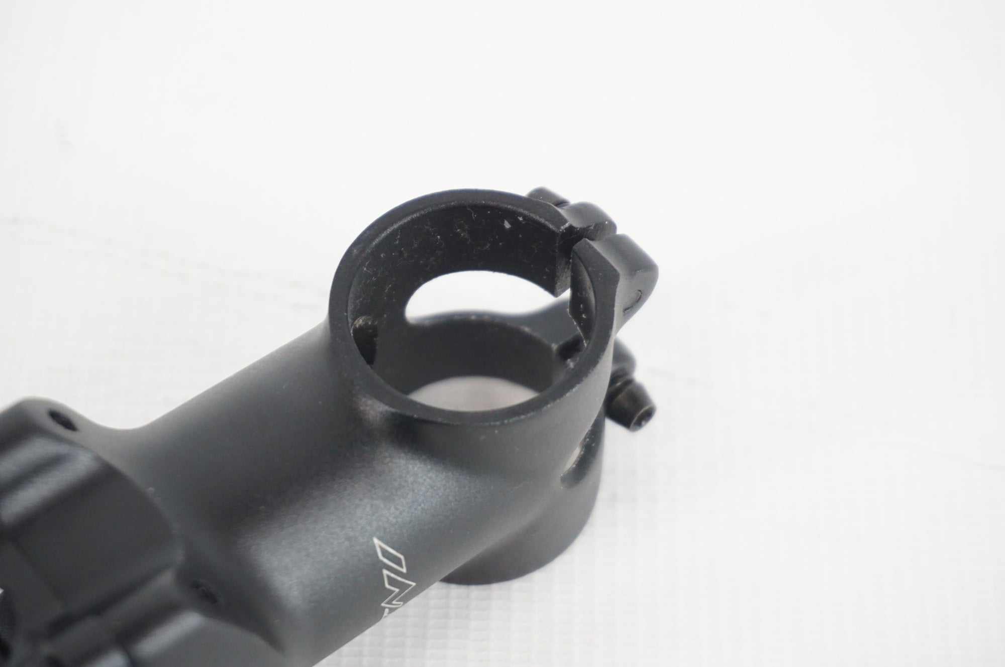 TNI 「ティーエヌアイ」 HELIUM 17 Φ31.8 60mm ステム / 阪急塚口店