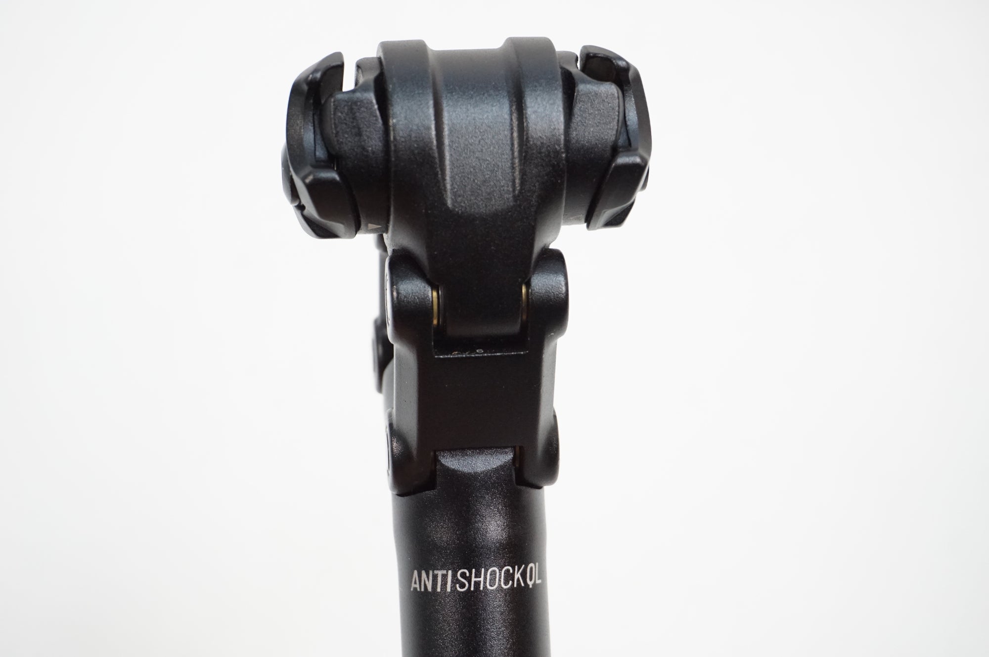 TRANZ-X 「トランズエックス」 ANTISHOCK QR 27.2mm シートポスト