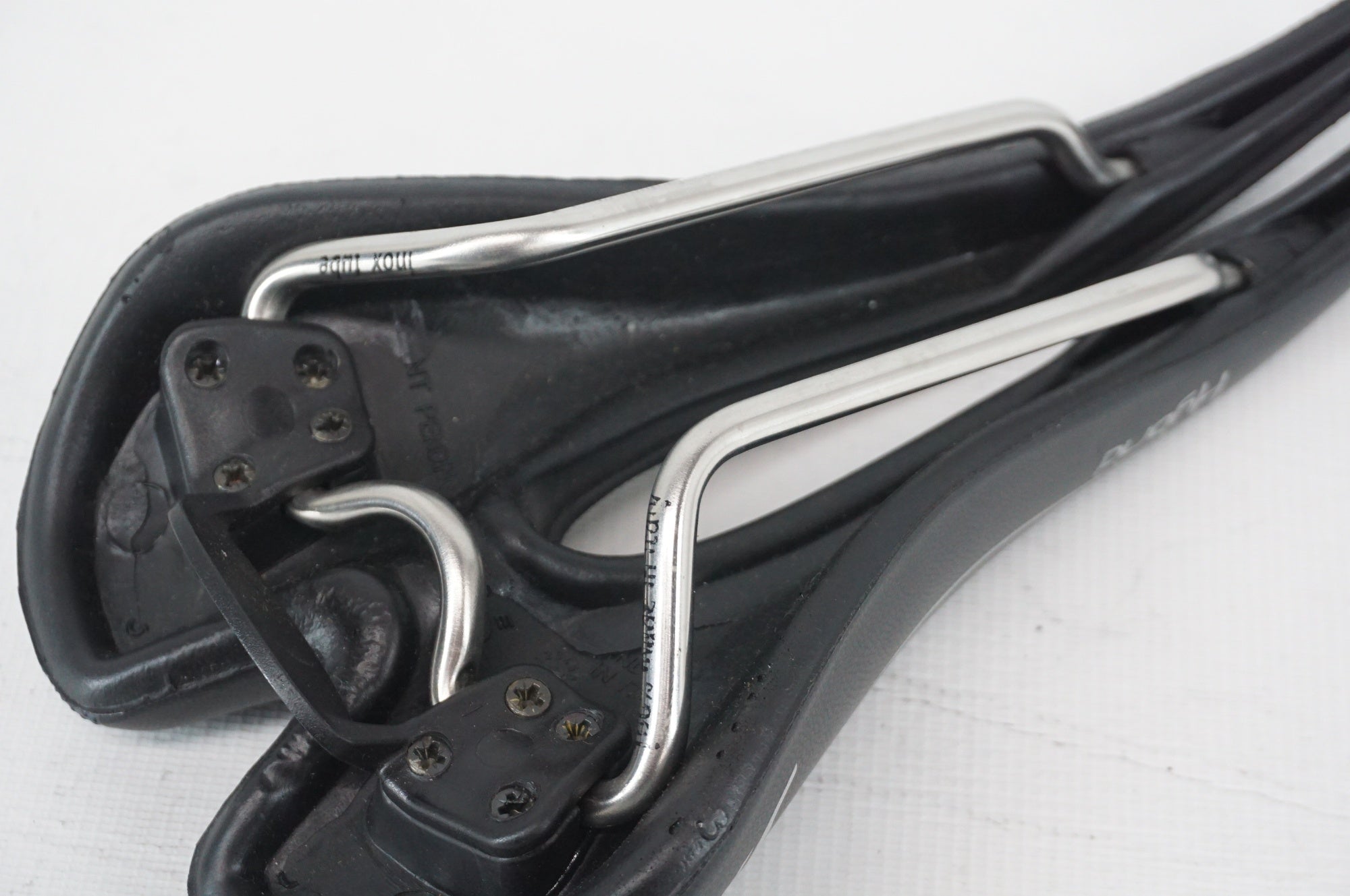 SELLE SMP 「セッレエスエムピー」 HYBRID サドル / 阪急塚口店