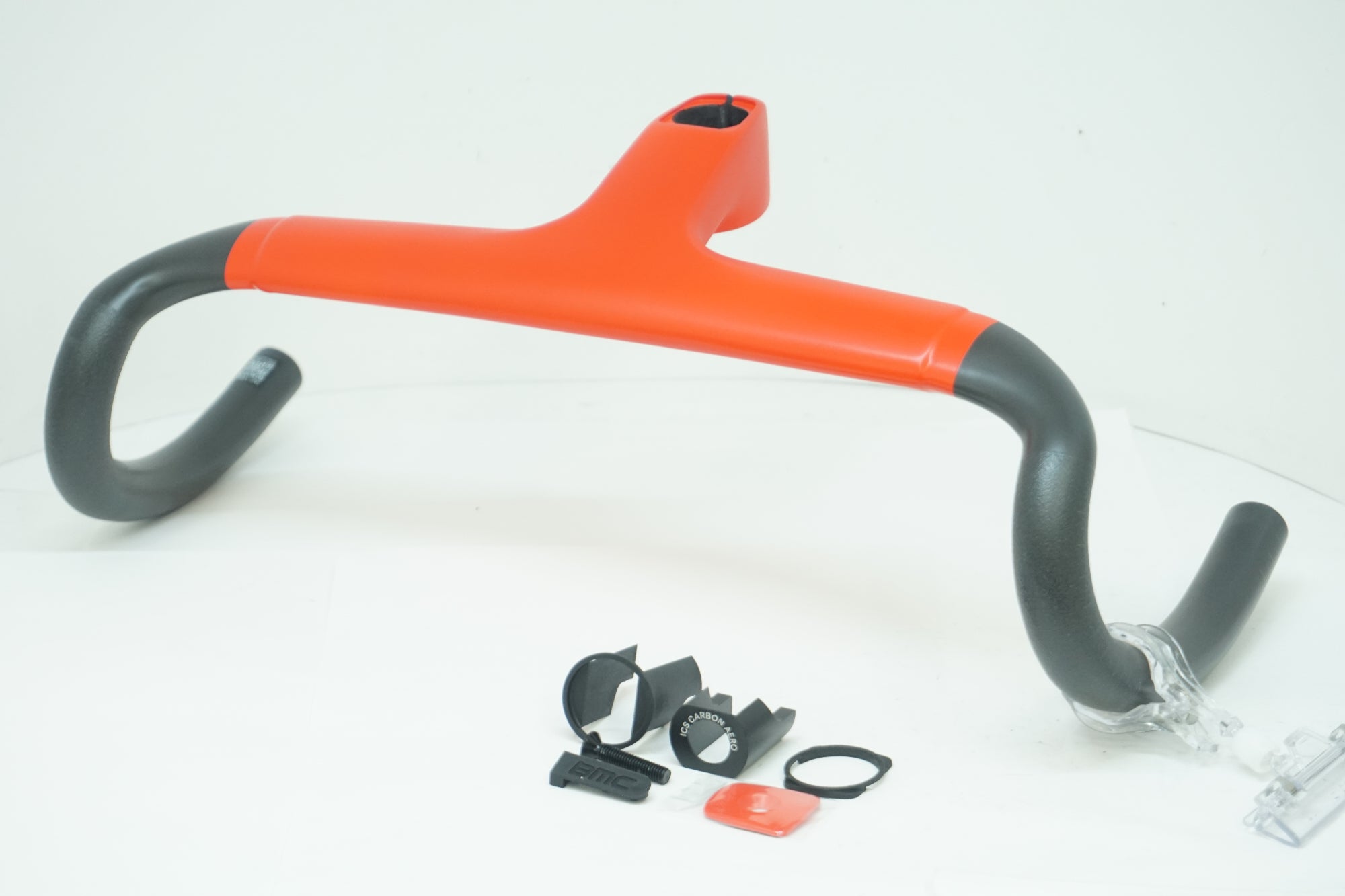 BMC 「ビーエムシー」 ICS CARBON AERO 360mm コックピットシステム ハンドル / 大阪美原北インター店