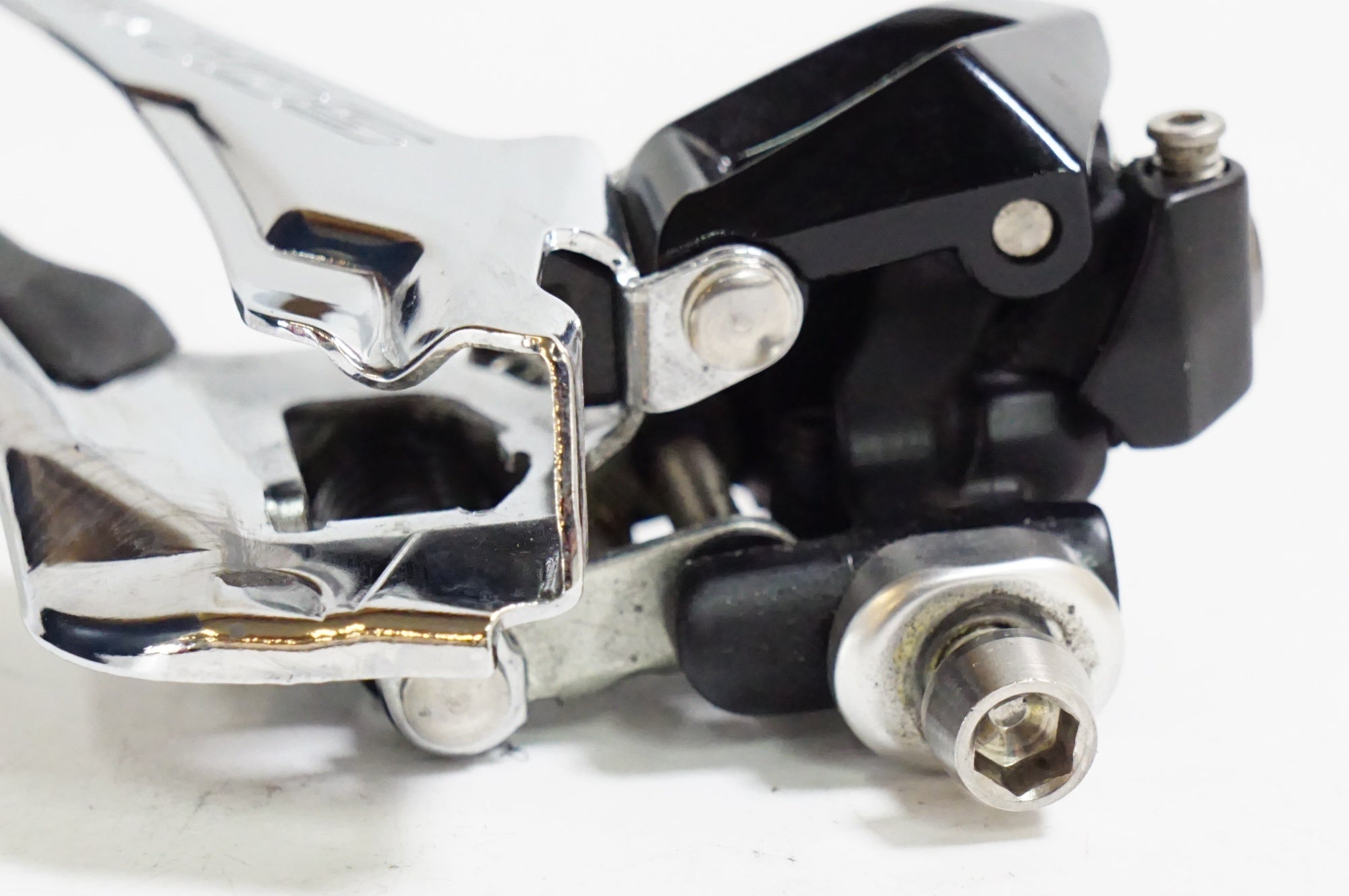 SHIMANO 「シマノ」 105 FD-R7000 フロントディレイラー / 熊谷本店