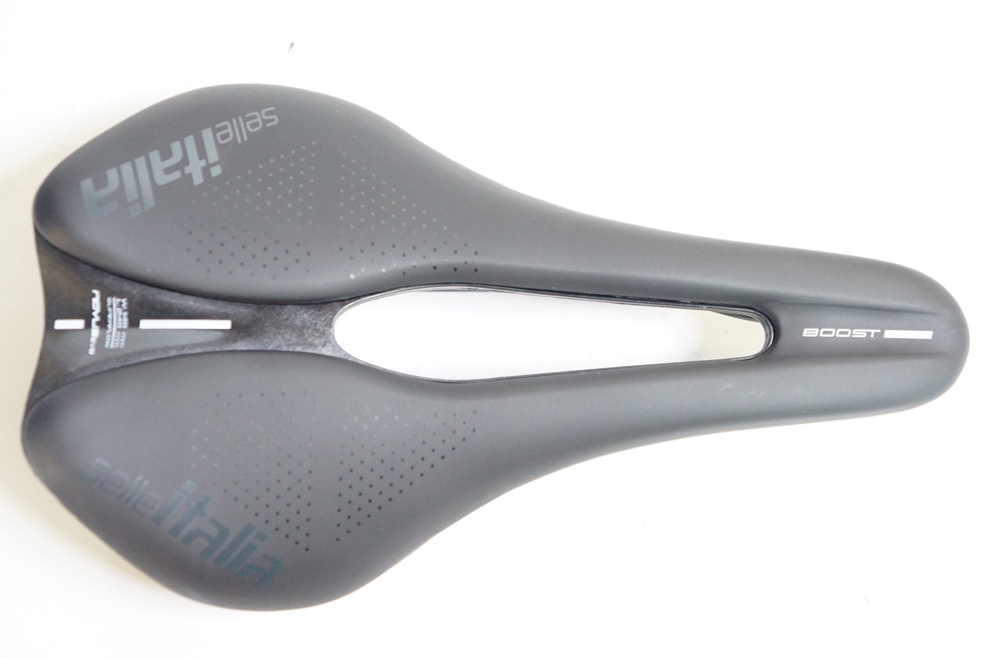 SELLE ITALIA 「セラ イタリア」 NOVUS BOOST EVO SUPERFLOW サドル
