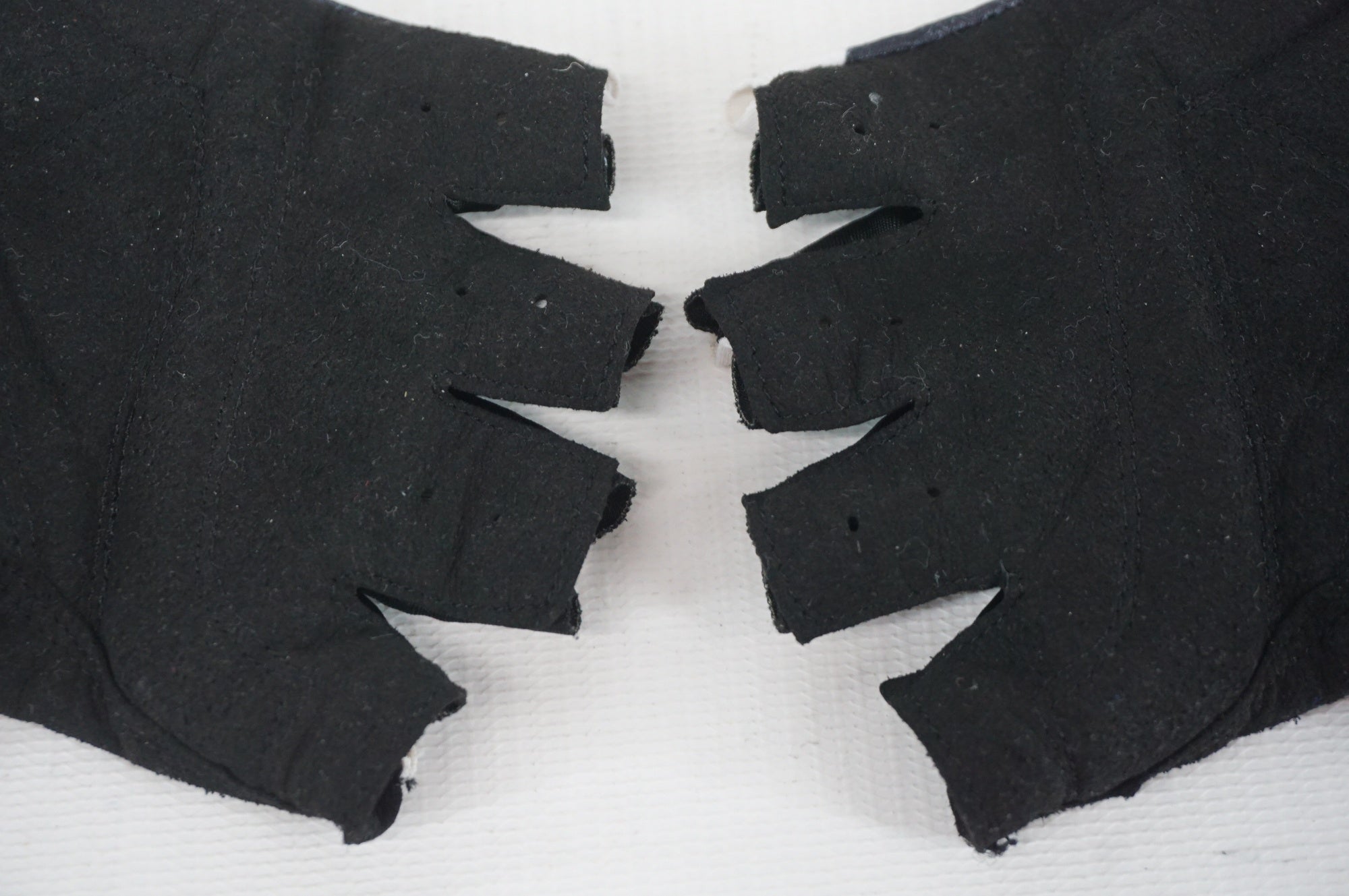 LE COQ SPORTIF 「ルコックスポルティフ」 Mサイズ 指切りグローブ / 阪急塚口店