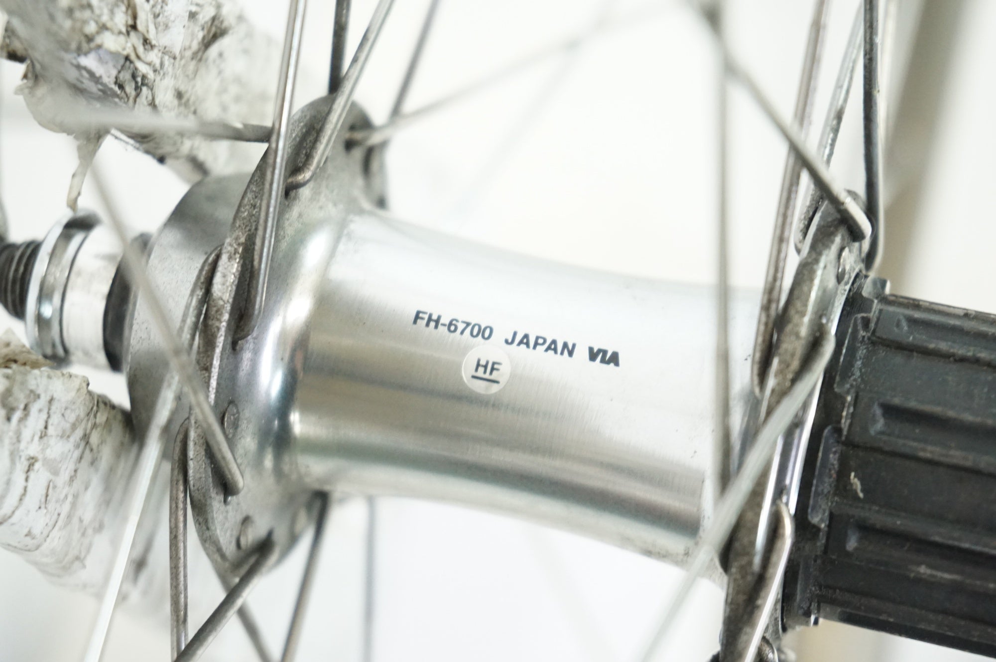AMBROSIO 「アンブロッシオ」 MONTREAL リム SHIMANO 6700 ハブ