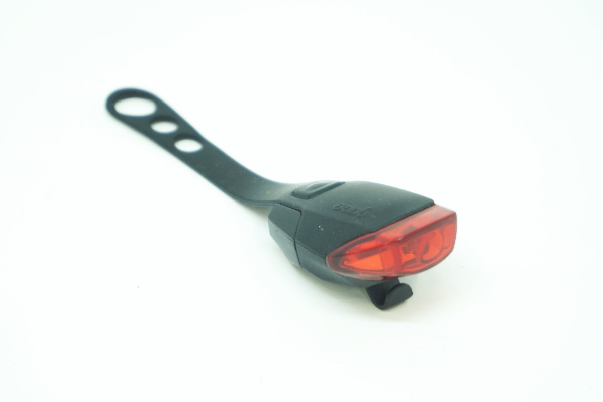 GUEE 「グイー」 リアライト / 大阪美原北インター店