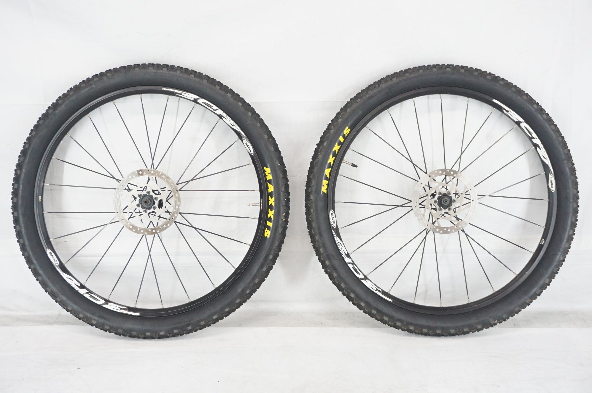 MAVIC 「マヴィック」 CROSS ROC DISC SHIANO10速 ホイールセット MAVIC 「マヴィック」 CROSSRIDE DISC 26 シマノ10S ホイールセット
