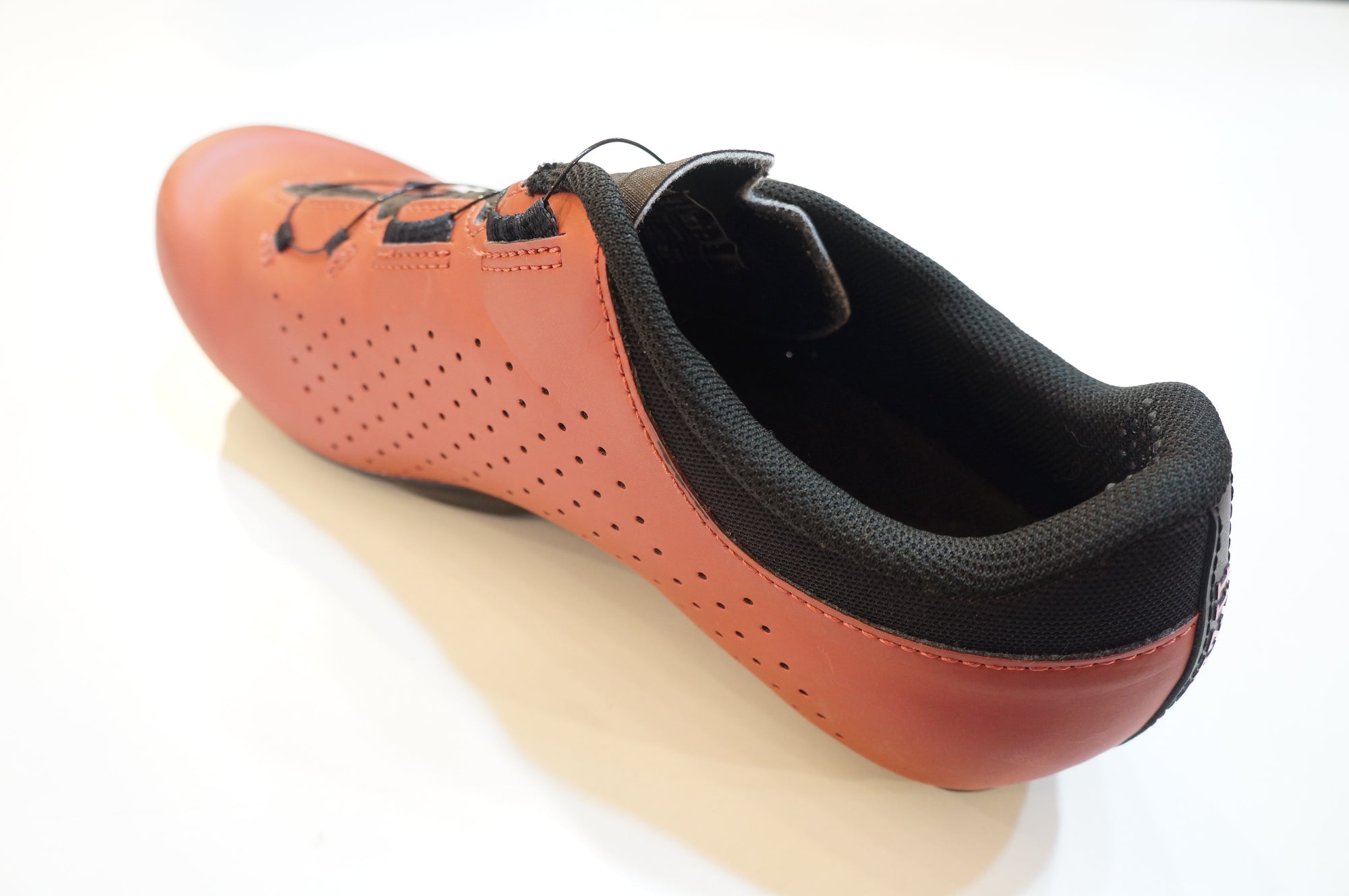 FIZIK 「フィジーク」 VENTO OMNA 25.7mm シューズ / バイチャリ浦和ベース