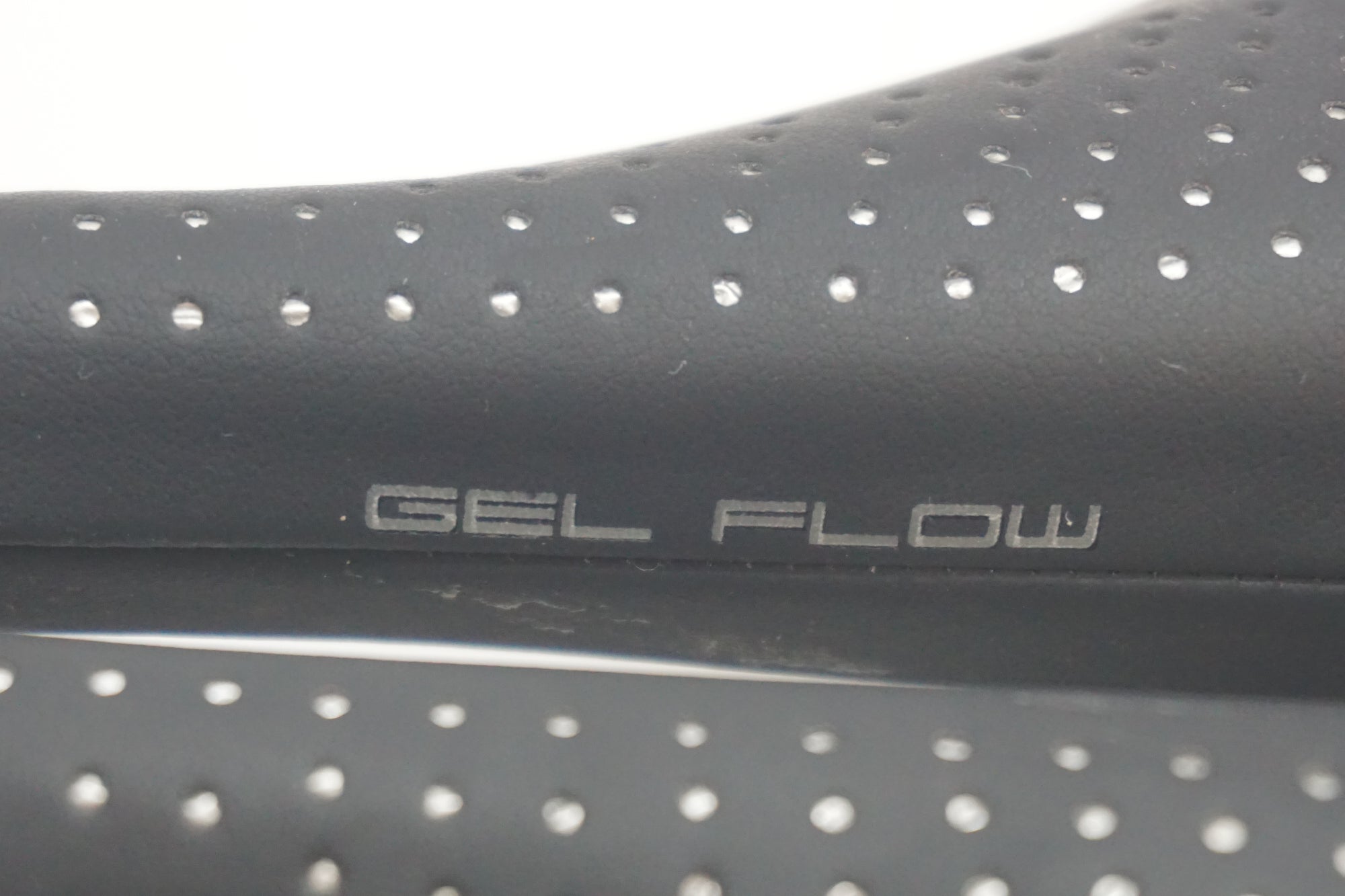 SELLE ITALIA 「セライタリア」 LADY SMALL GEL FLOW サドル / 福岡店