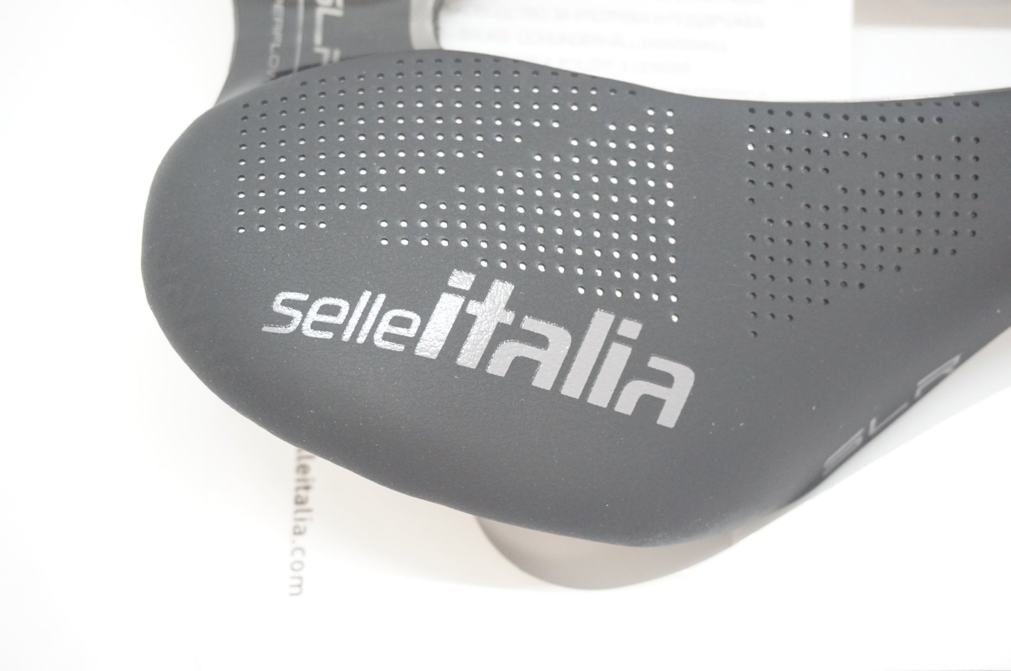SELLE ITALIA 「セライタリア」 SLR BOOST TI316 SUPERFLOW サドル / 福岡店