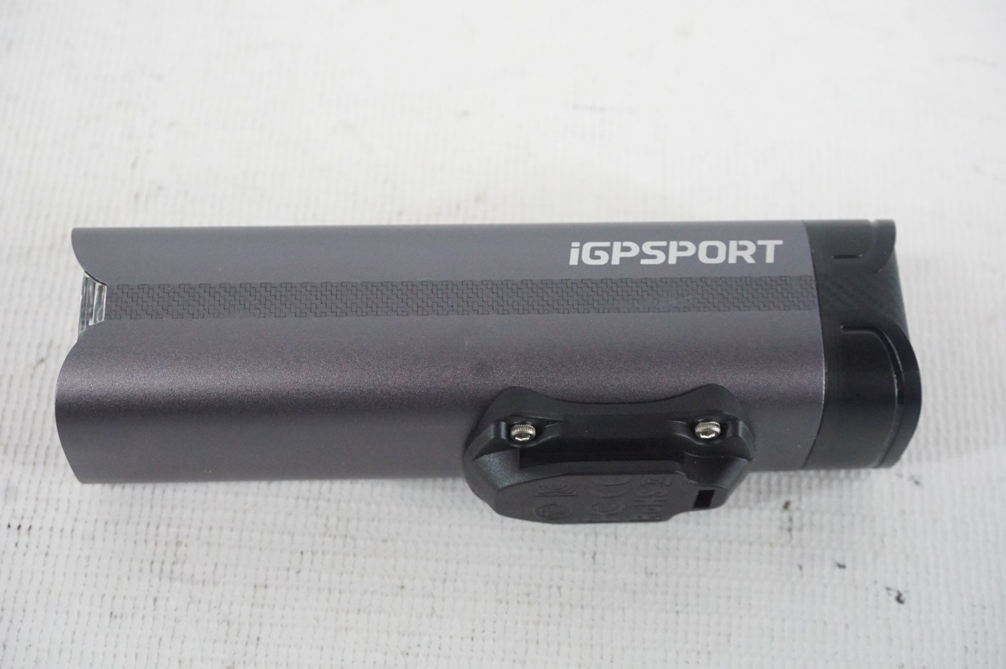IGPSPORT 「アイジーピースポーツ」 VS800 フロントライト / 阪急塚口店