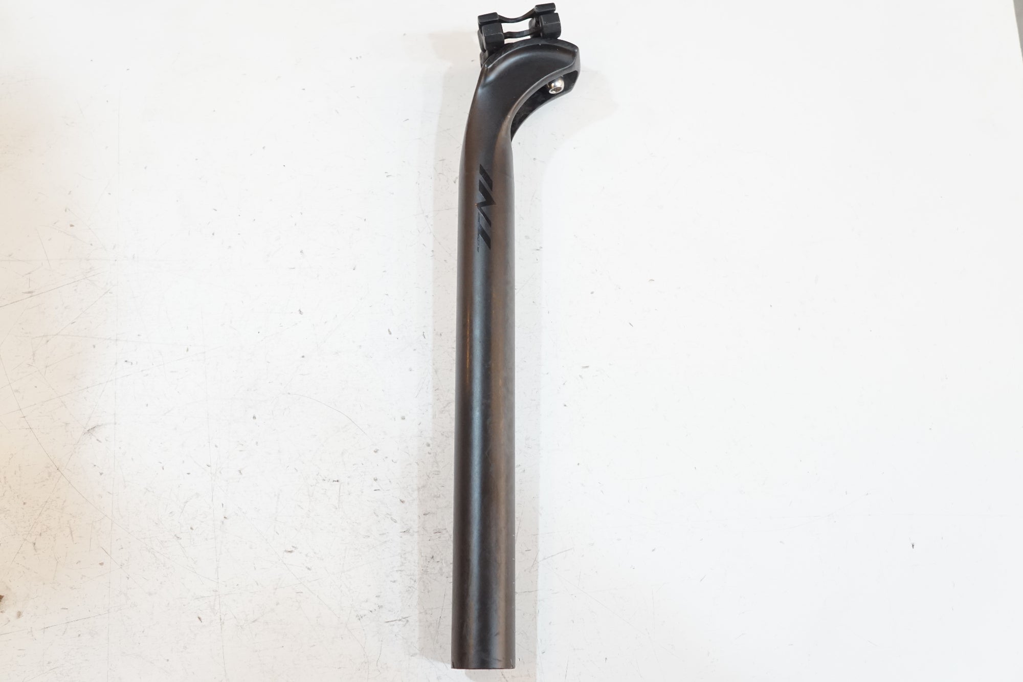 TNI 「ティーエヌアイ」 φ27.2 300mm シートポスト / バイチャリ浦和ベース