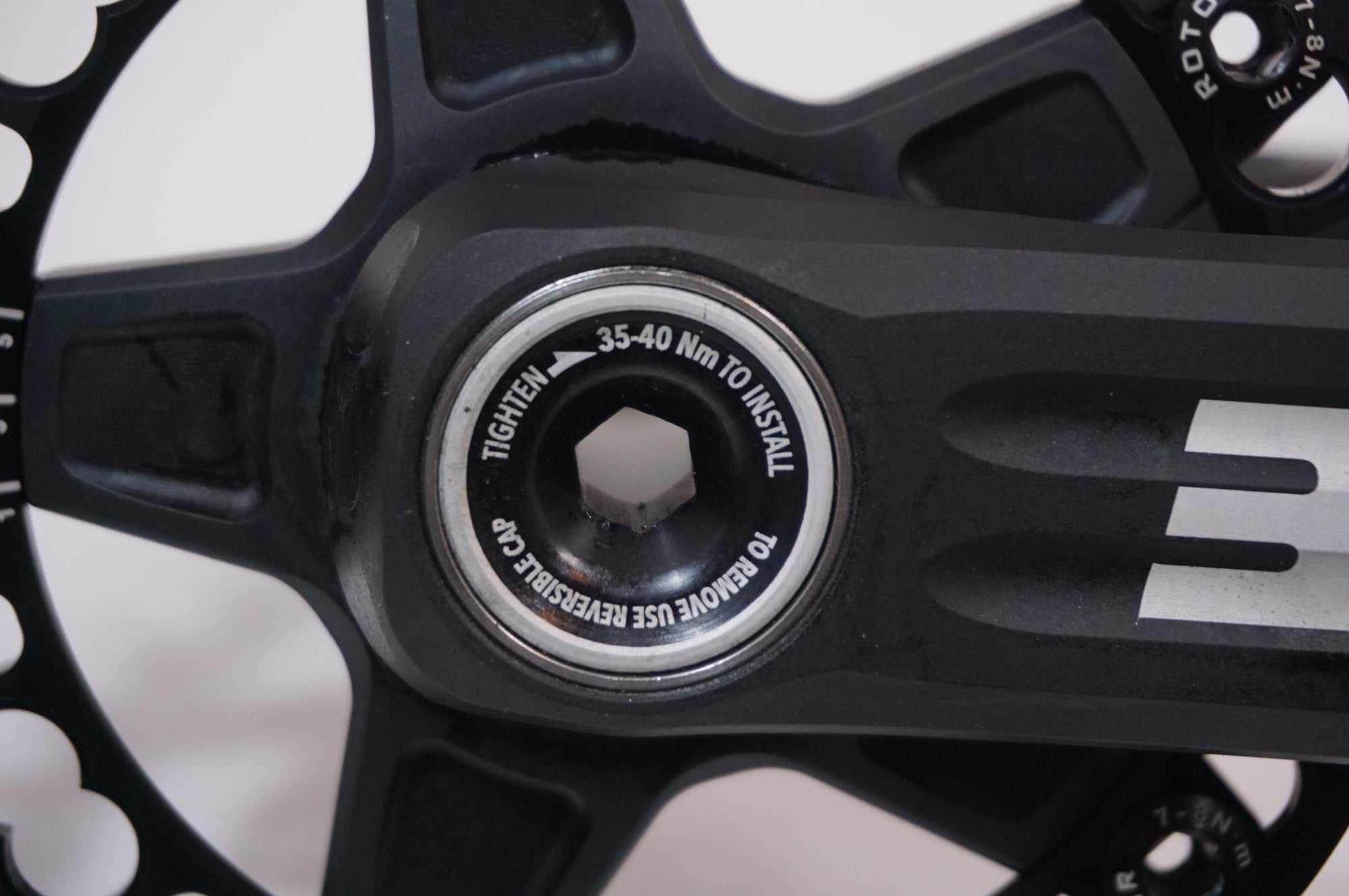 ROTOR 「ローター」 3D+ NOQチェーンリング 46T 170mm クランクセット / 世田谷店