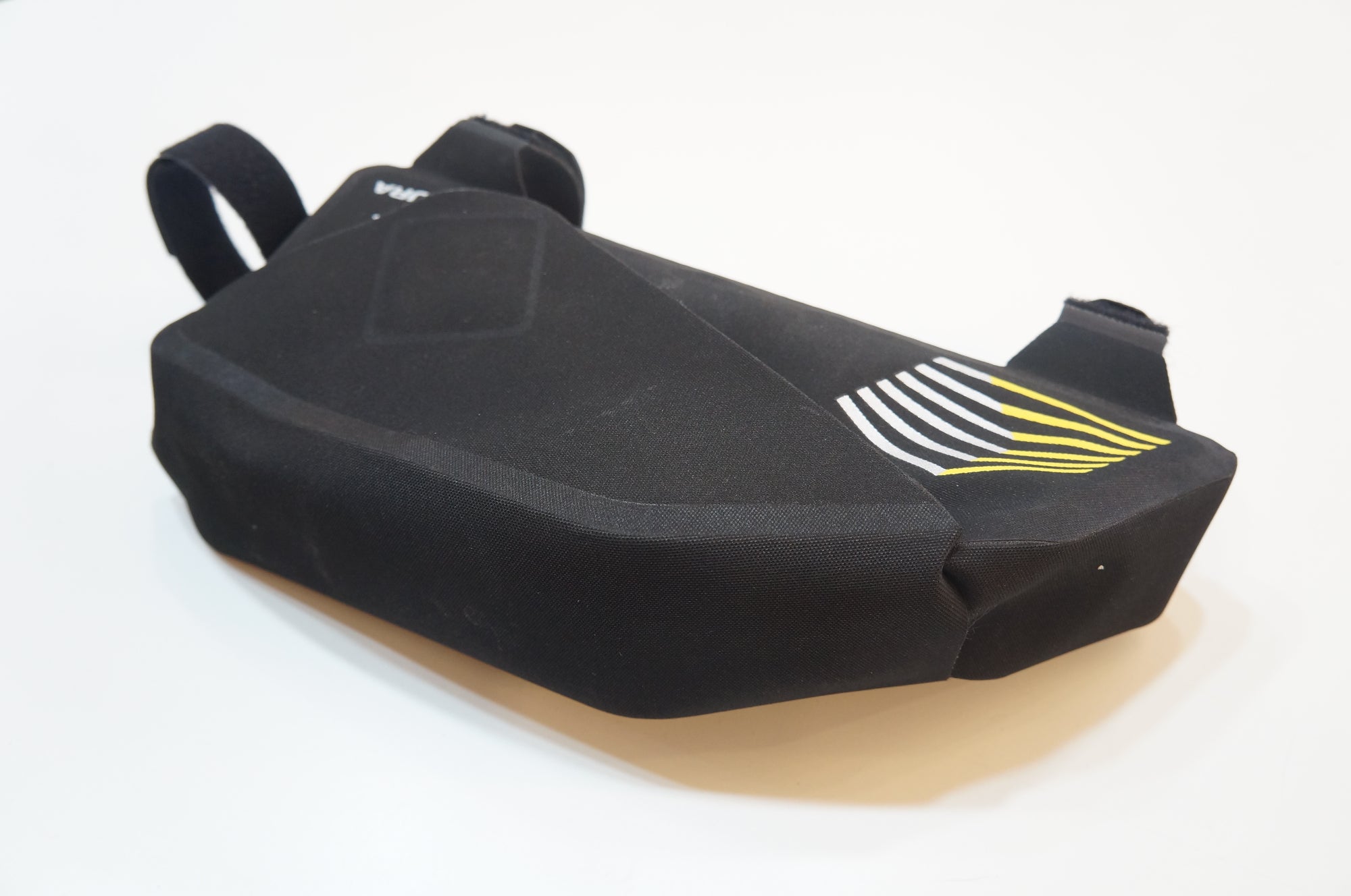 APIDURA 「アピデュラ」 RACING TOP TUBE PACK トップチューブバッグ / バイチャリ浦和ベース