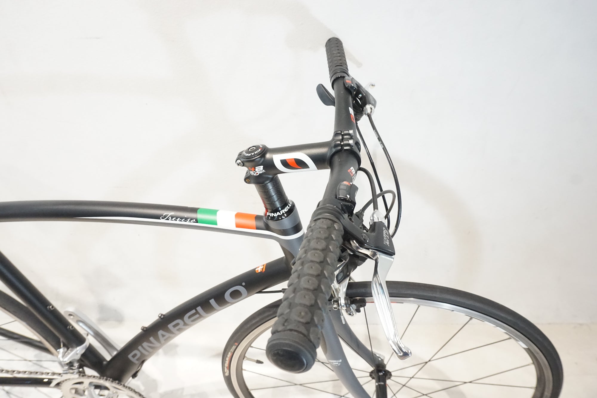 PINARELLO 「ピナレロ」 TREVISO 2012年モデル フラットバー ロード