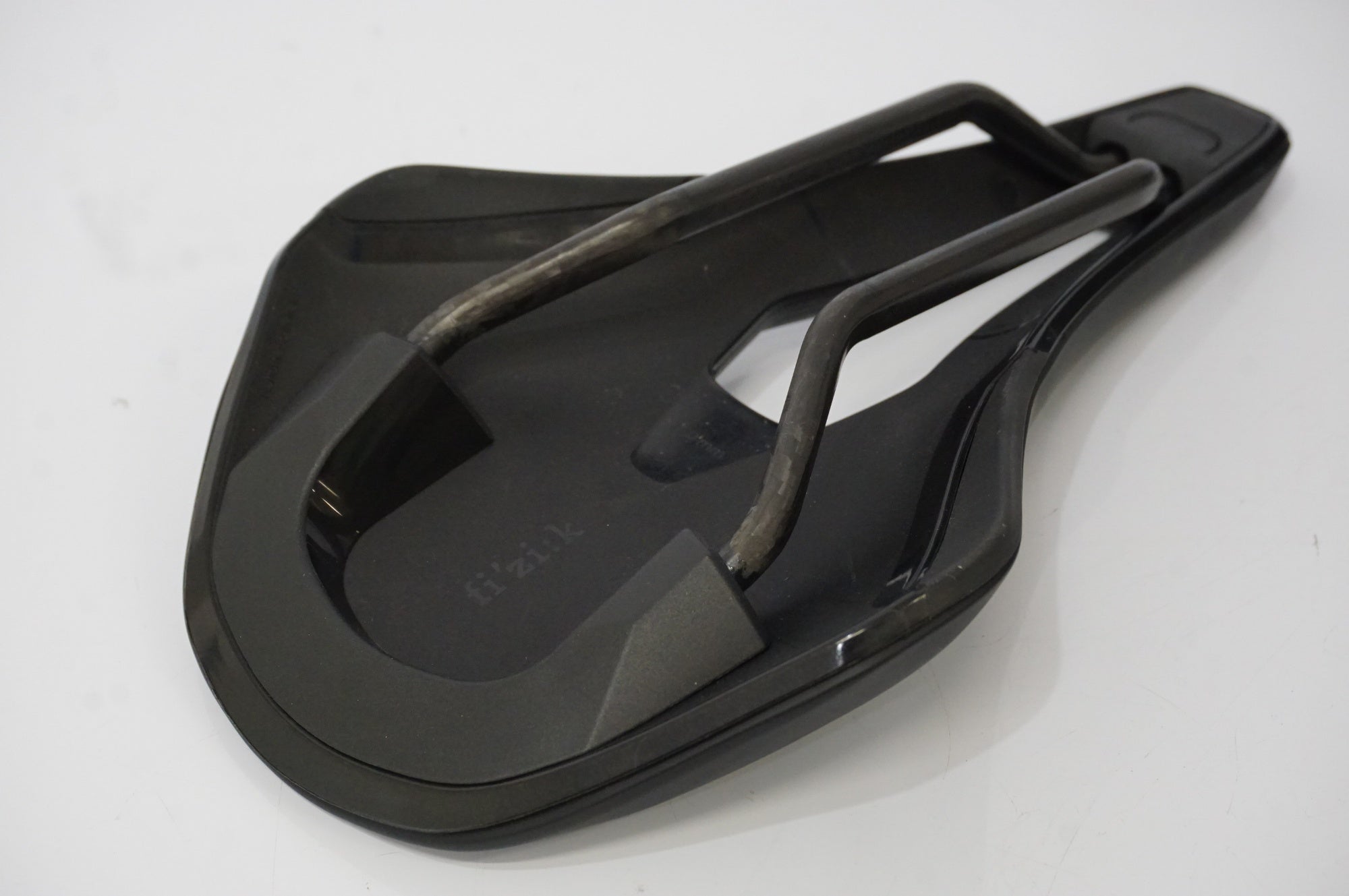 FIZIK 「フィジーク」 VENTO ARGO R1 サドル / 浜松店