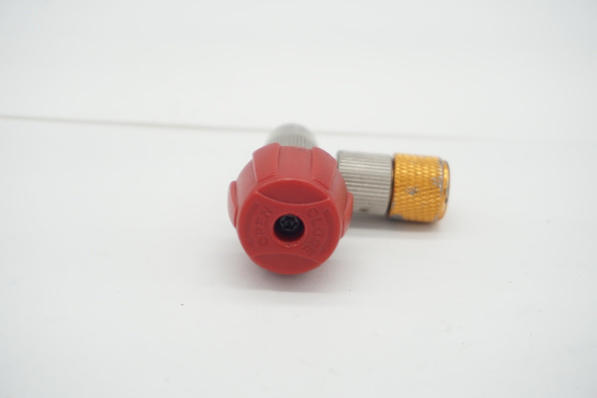 TNI 「ティーエヌアイ」 CO2ボンベ＋インフレーターセット/ 滋賀大津店
