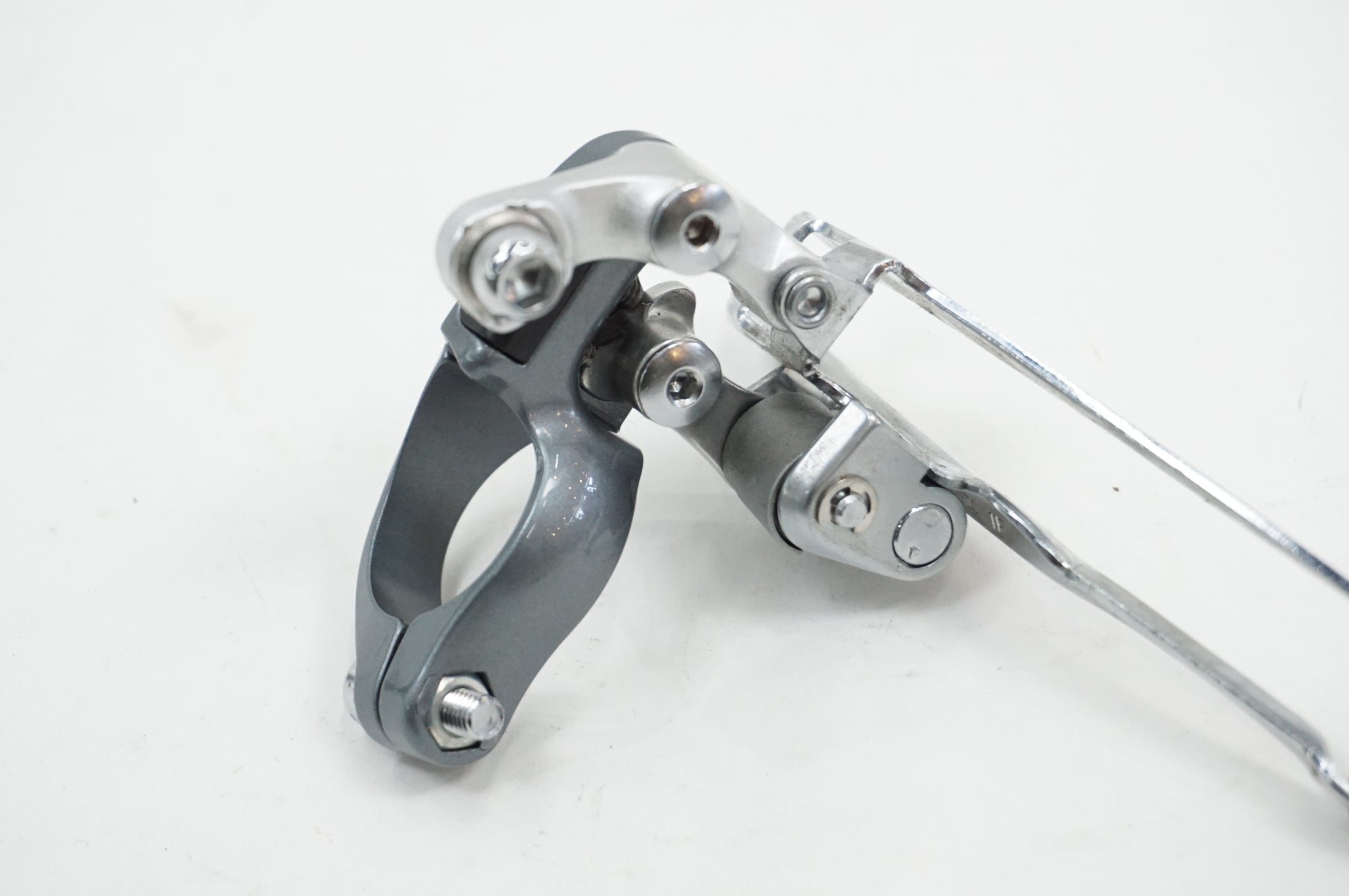 SHIMANO 「シマノ」 600 FD-6401 28.6mm フロントディレイラー / 川越