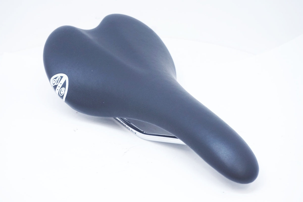 VELO 「ベロ」 サドル / 大阪美原北インター店