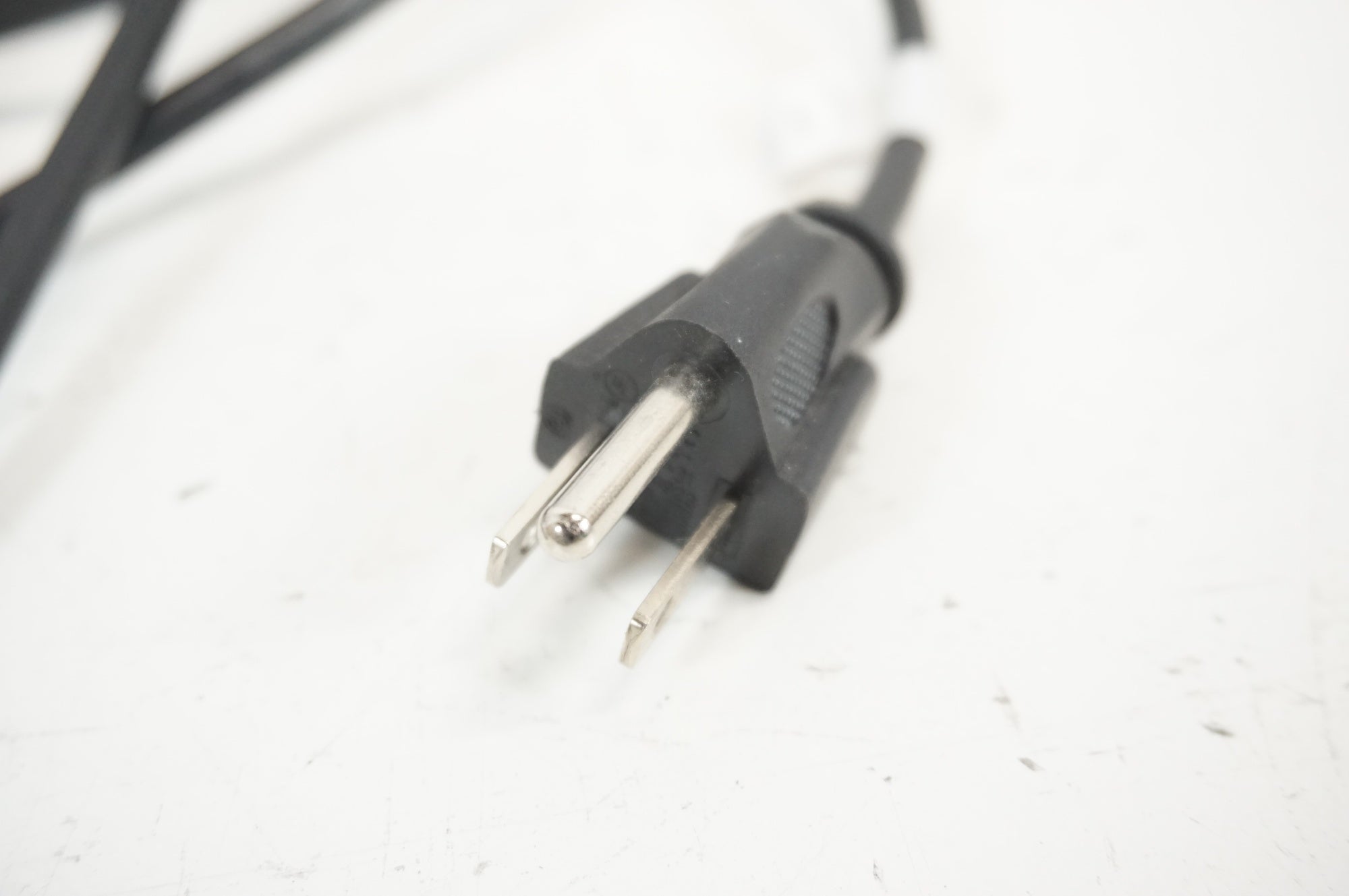 WAHOO 「ワフー」 KICKR V4 WF113 スマートトレーナー / 宇都宮店