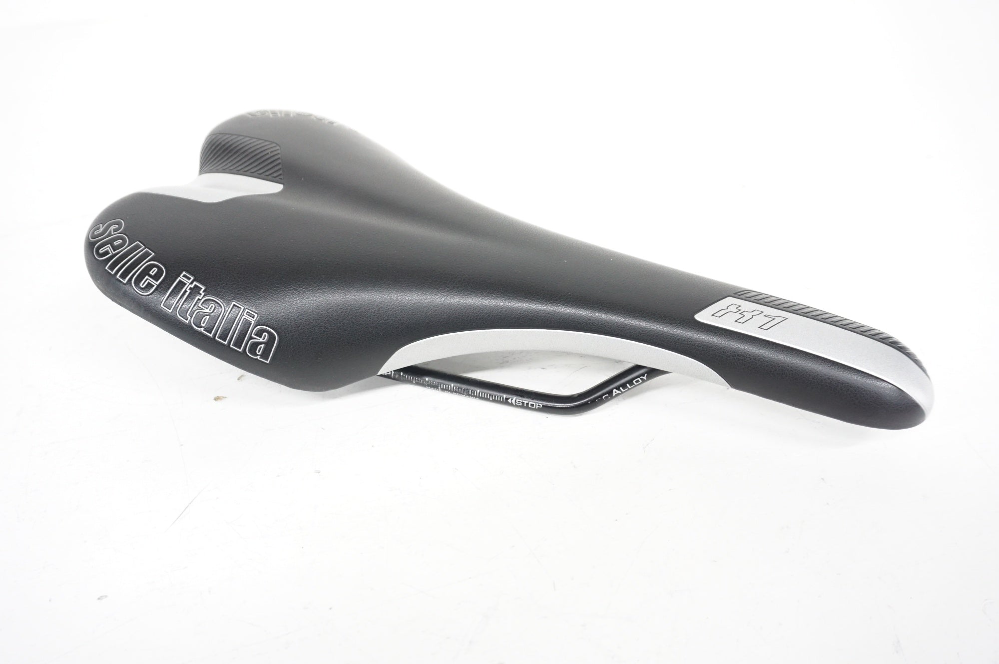 SELLE ITALIA 「セライタリア」 X1 サドル / 阪急塚口店