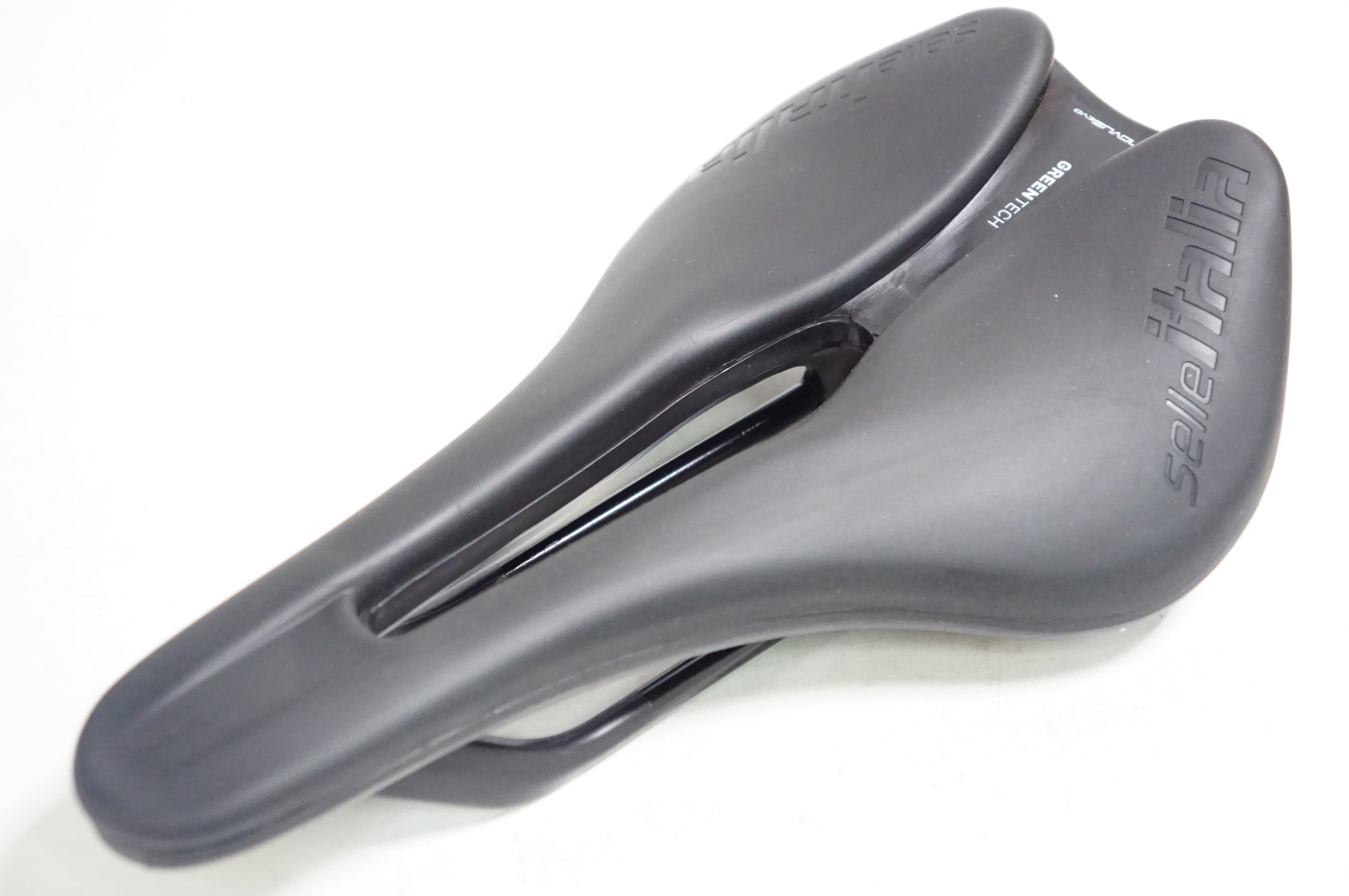 SELLE ITALIA 「セライタリア」 NOVUS BOOST EVO サドル / 熊谷本店