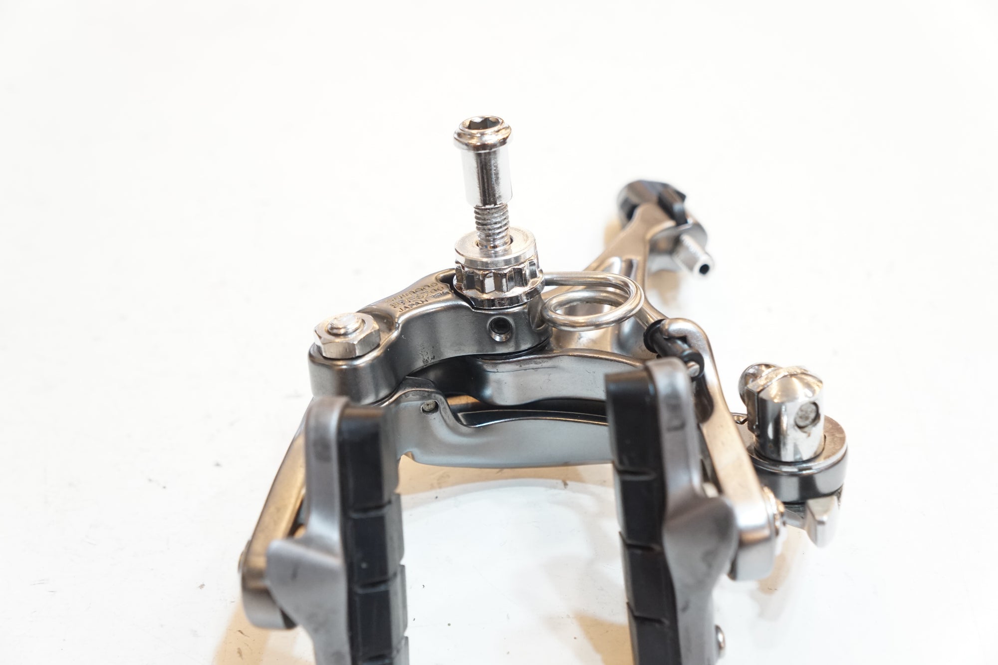 SHIMANO 「シマノ」 105 BR-5700 ブレーキキャリパーセット