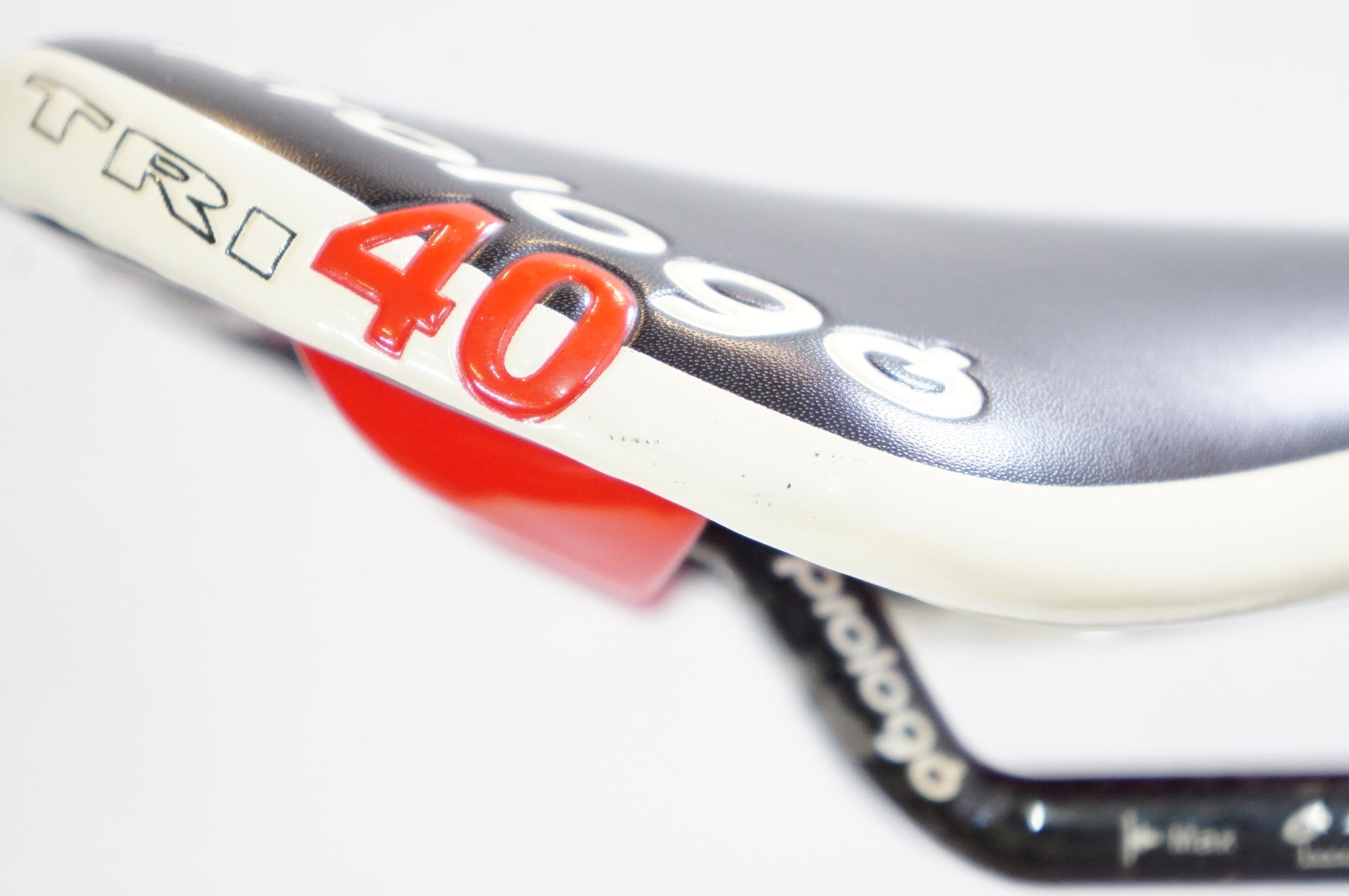 PROLOGO 「プロロゴ」 NAGO EVO TRI 40 NACK サドル / 熊谷本店