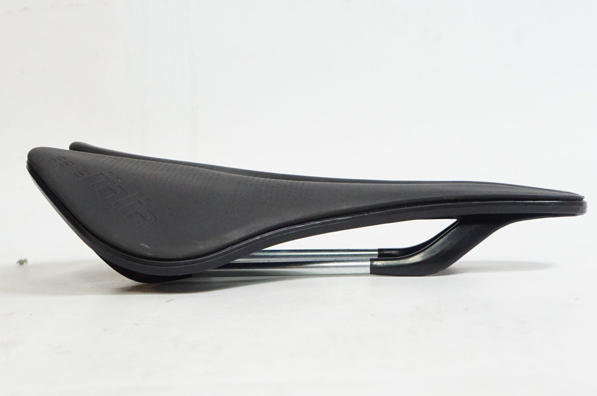 SELLE ITALIA 「セライタリア」 NOVUS BOOST EVO FEC ALLOY SUPERFLOW サドル / 熊谷本店