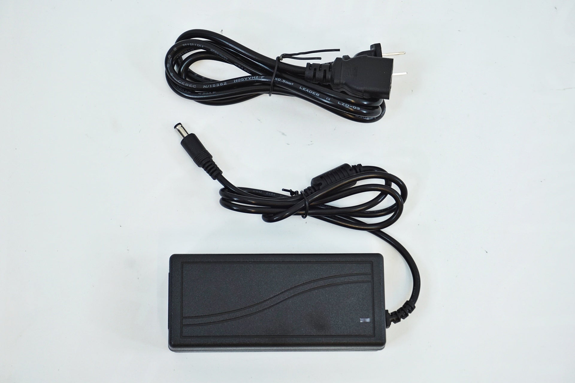 WAHOO 「ワフー」 KICKR V4 WF113 スマートトレーナー / 有明ガーデン店