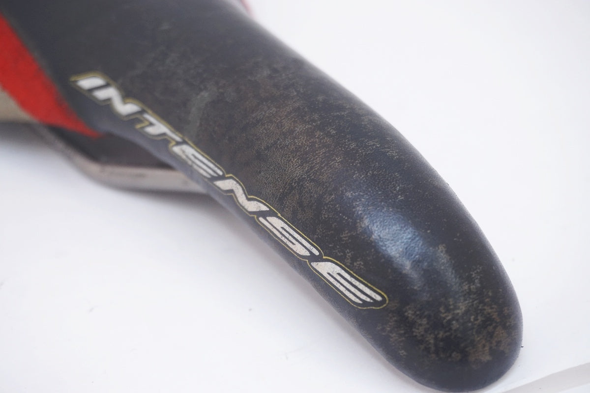 VELO 「ベロ」 INTENSE サドル / 大阪美原北インター店