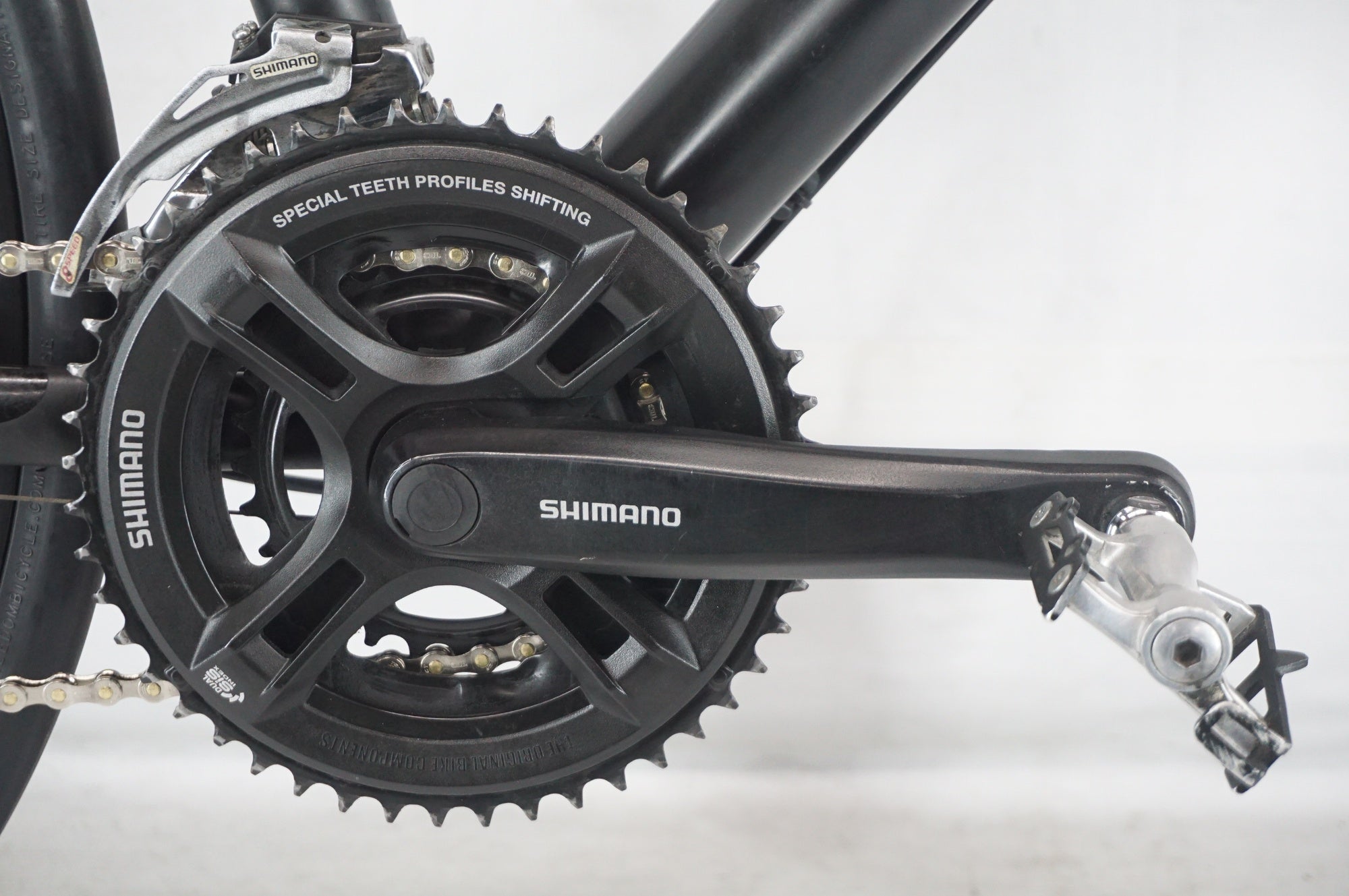 美品 cannondale キャノンデール BADBOY4 クロスバイク SHIMANO サイズM 美品 cannondale キャノンデール BADBOY4 クロスバイク SHIMANO サイズM