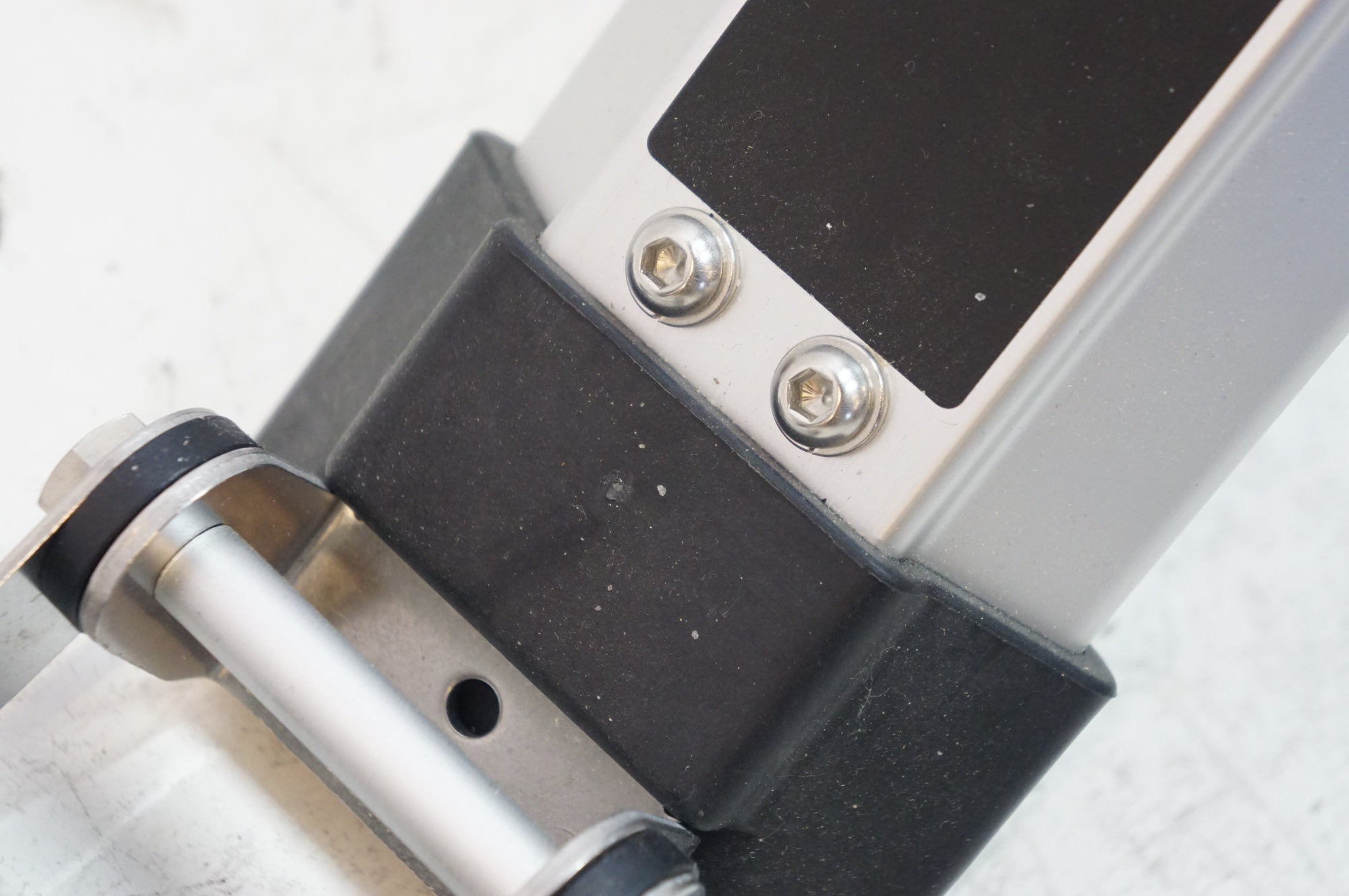 MINOURA 「ミノウラ」 HYBRID ROLLER LIVE RIDE FG220 サイクルトレーナー / 熊谷本店