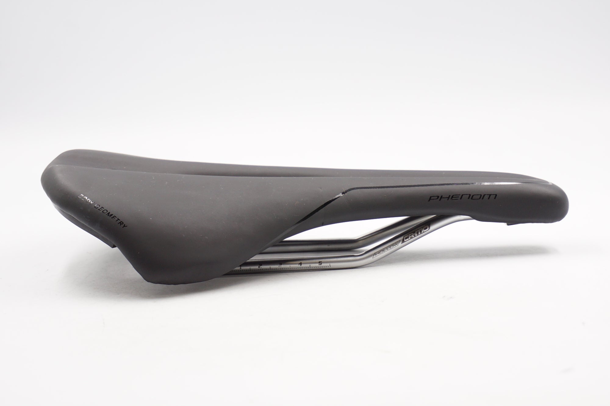 スペシャライズド　PHENOM COMP サドル　143mm PHENOM COMP SADDLE BLK 143(143mm ブラック): サドル