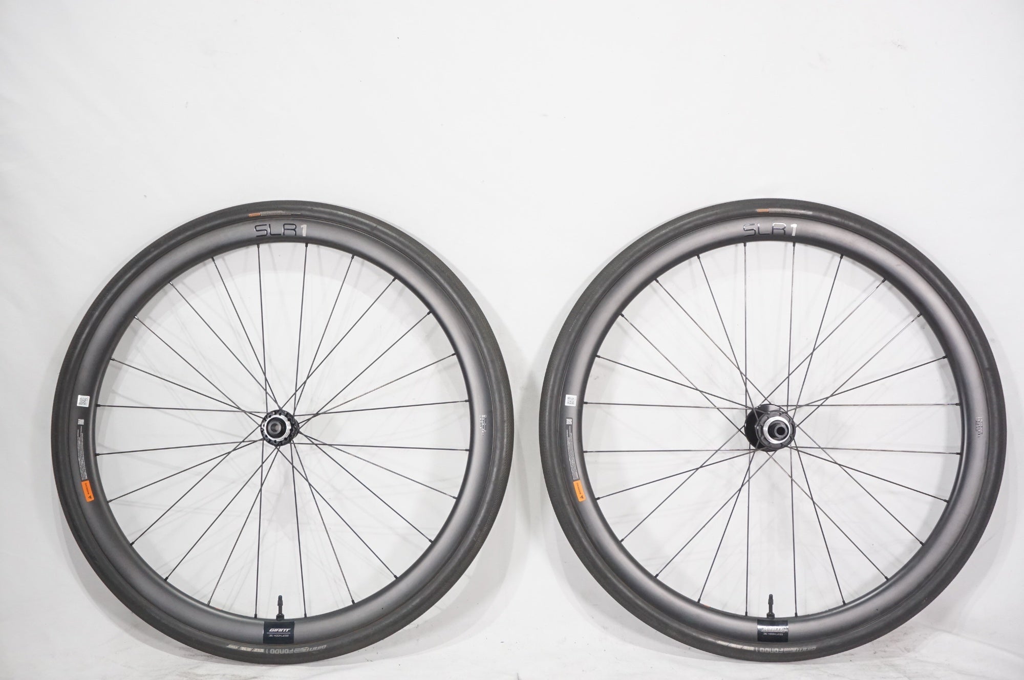 GIANTジャイアント SLR1 36 DISC フックレス カーボン　シマノ GIANT 「ジャイアント」 SLR1 36 DISC ホイールセット/ AKIBA店