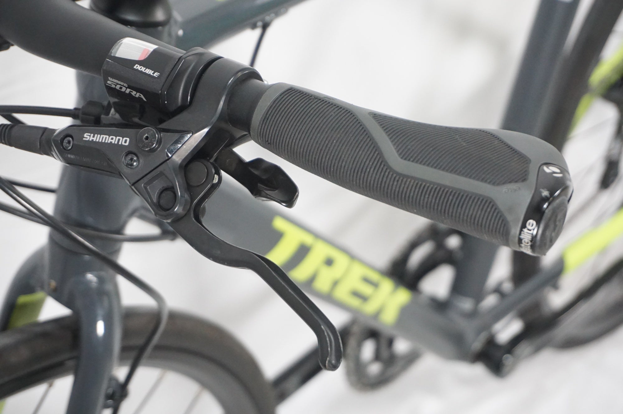 TREK 「トレック」 ZEKTOR 3 2017-2018年モデル クロスバイク / AKIBA