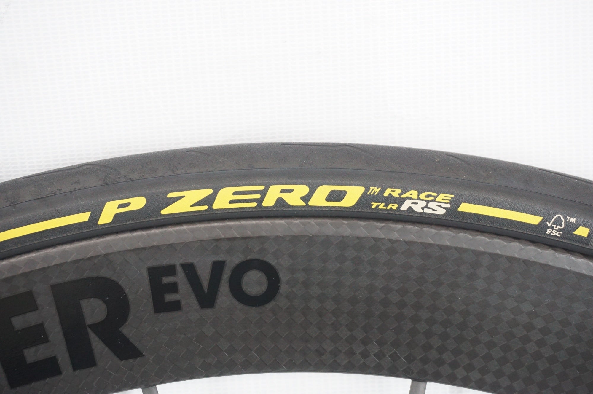 LIGHTWEIGHT 「ライトウェイト」 OBERMAYER EVO DISC Schaez Edition シマノ11-12速 ホイールセット / 阪急塚口店