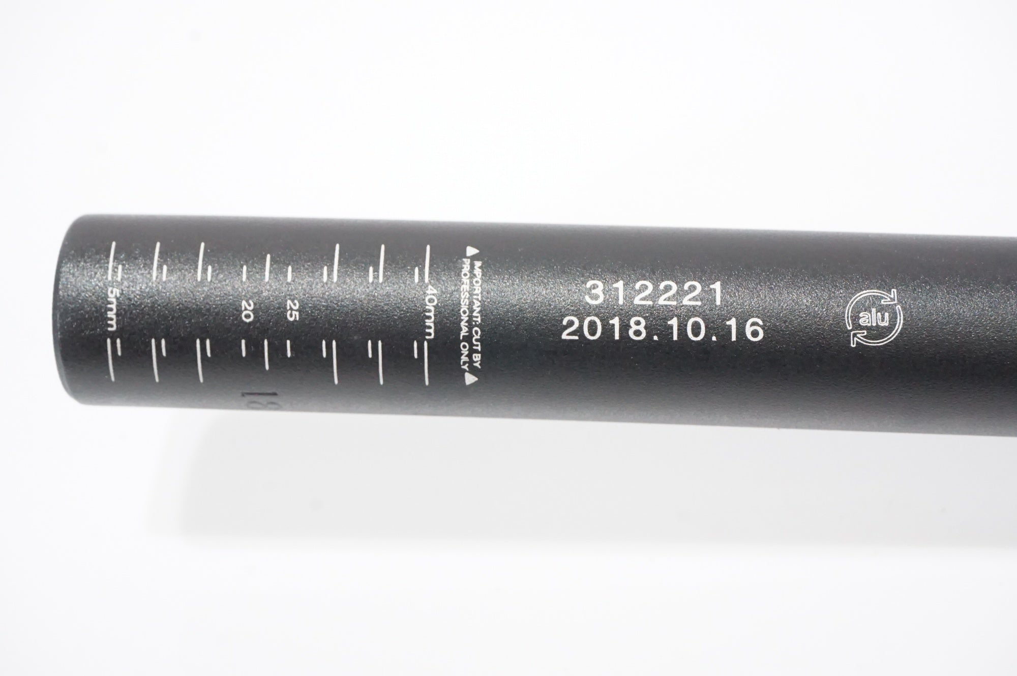BONTRAGER 「ボントレガー」 φ31.8 580mm ライザーバー / AKIBA店