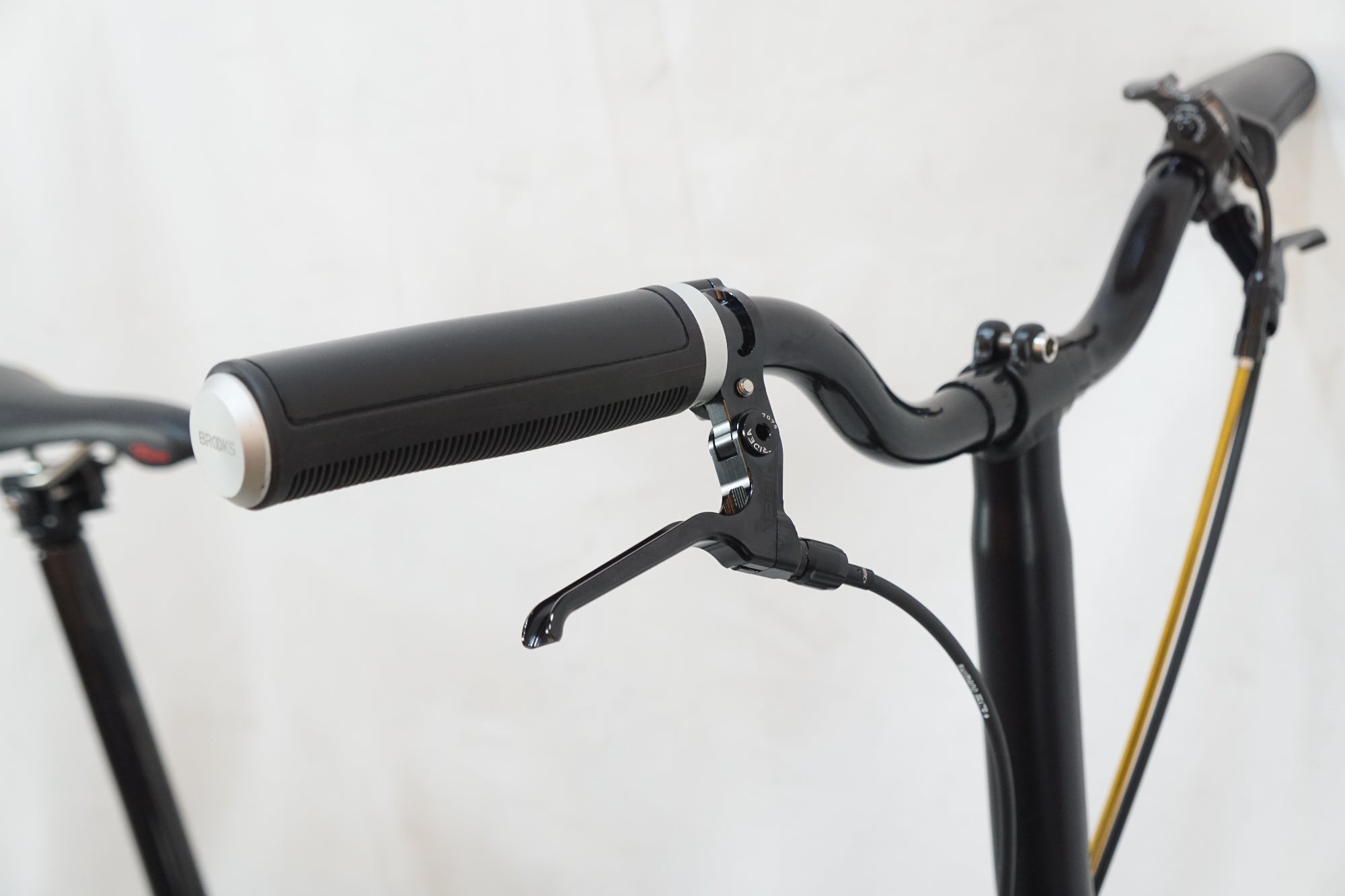 BROMPTON 「ブロンプトン」 C LINE EXPLORE 2023年モデル 16インチ 折り畳み自転車 / バイチャリ浦和ベース