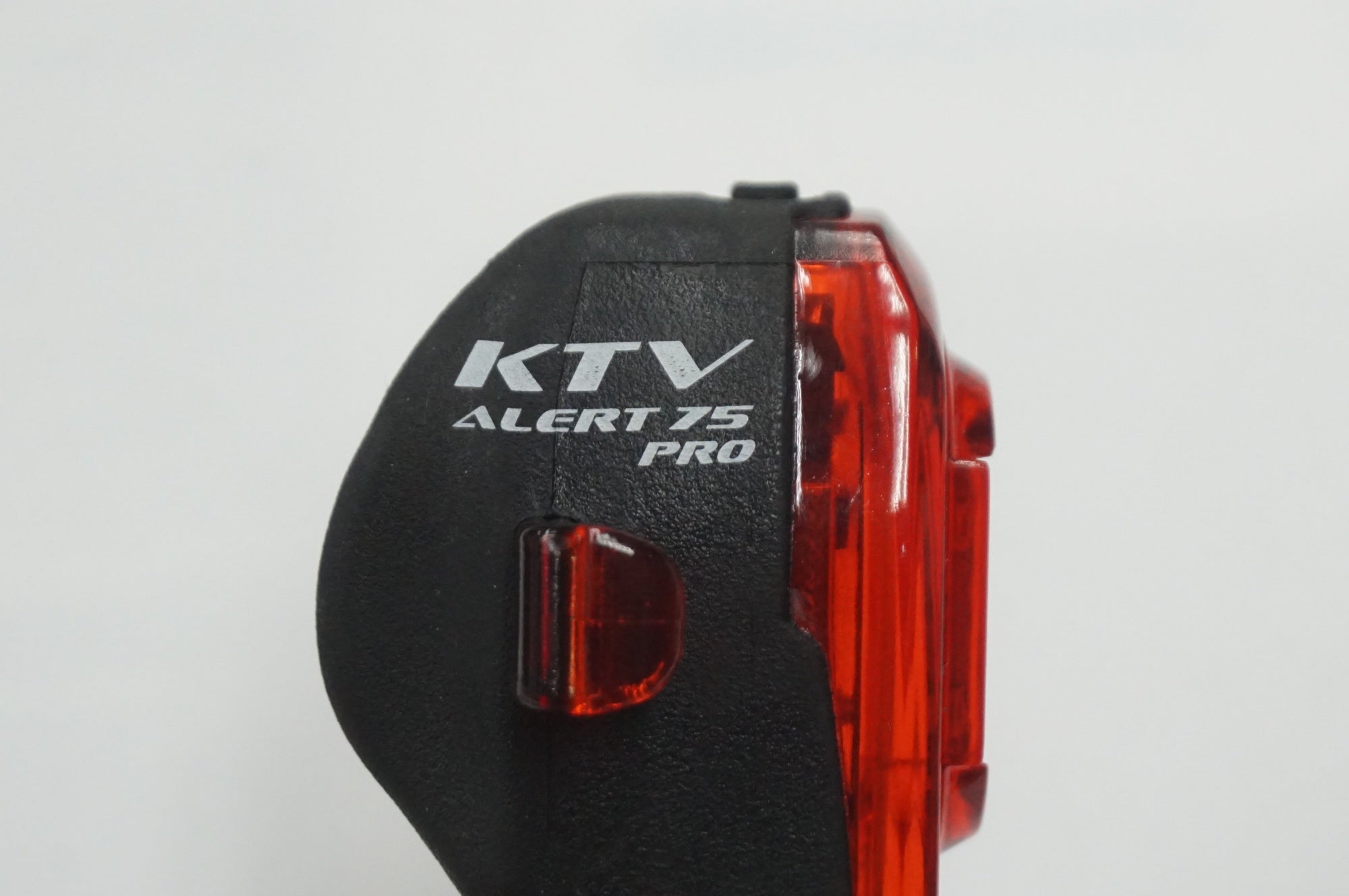 LEZYNE 「レザイン」 KTV ALERT 75 PRO リアライト / 福岡店